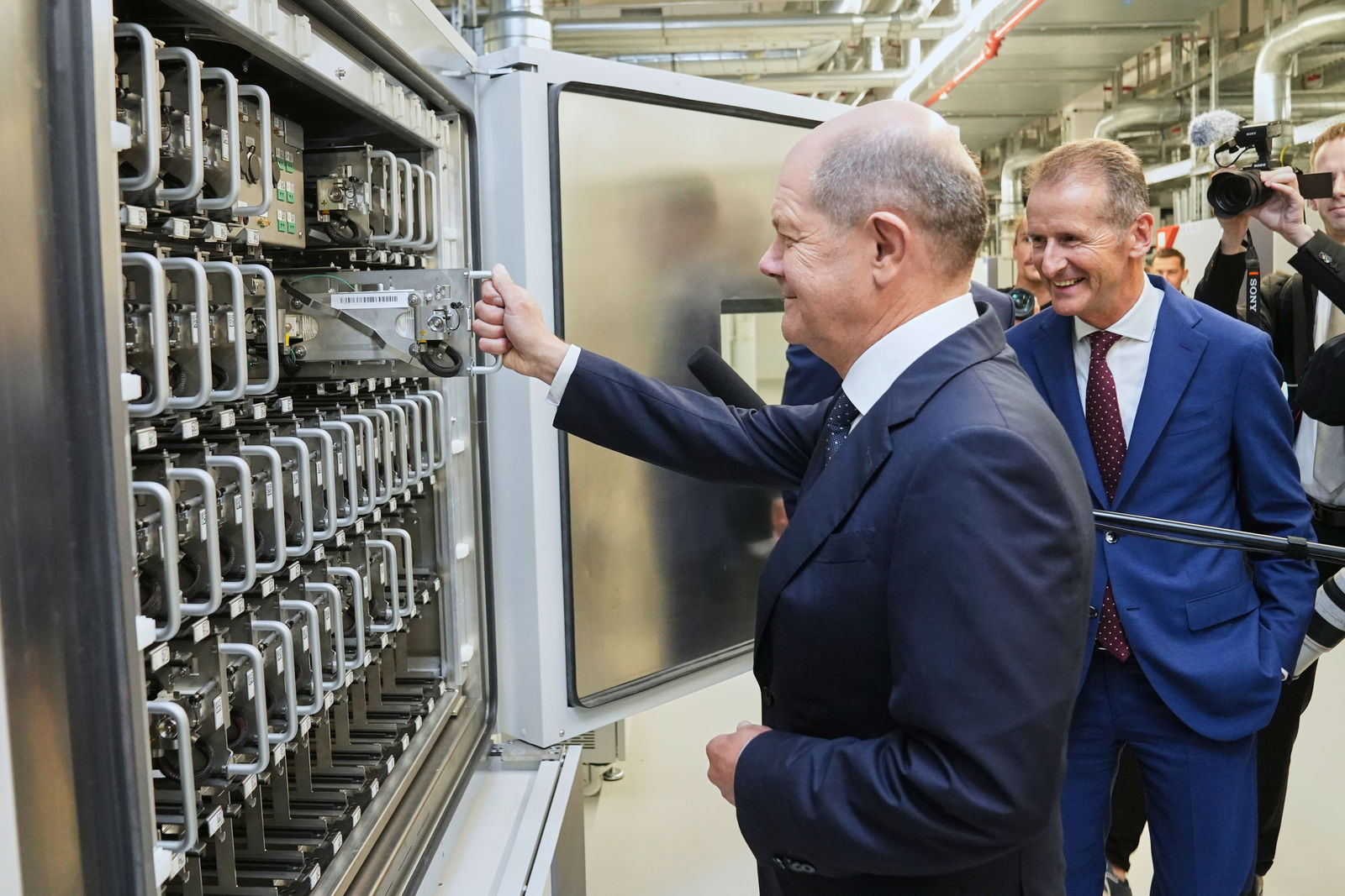 Ground breaking in Salzgitter: Volkswagen enters global battery business with “PowerCo”