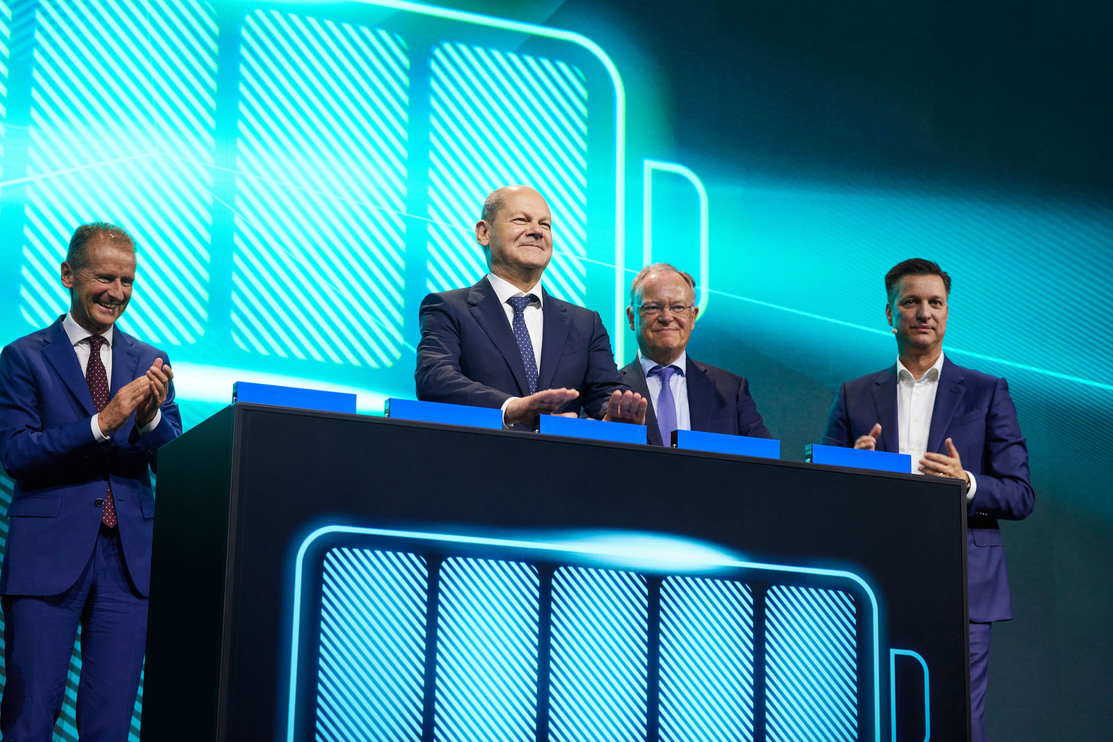 Ground breaking in Salzgitter: Volkswagen enters global battery business with “PowerCo”