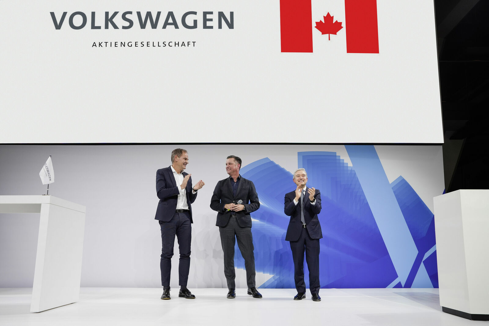Volkswagen Group steps up activities in North America – Canada chosen as location for first overseas gigafactory of its battery company PowerCo SE