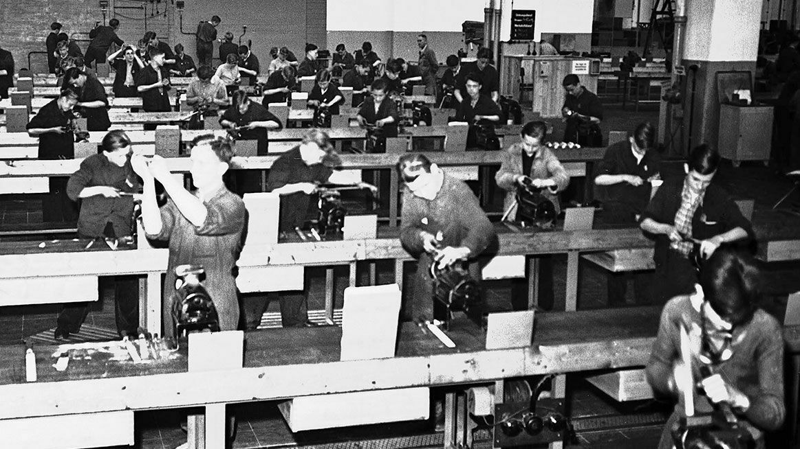 Chronicle 1951: Apprentice workshop
