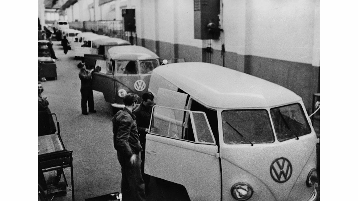 Chronik 1956: Transporter-Fertigung in Hannover