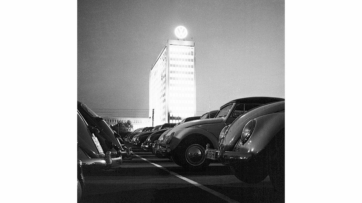 Chronik 1959: Das neue Verwaltungsgebäude in Wolfsburg