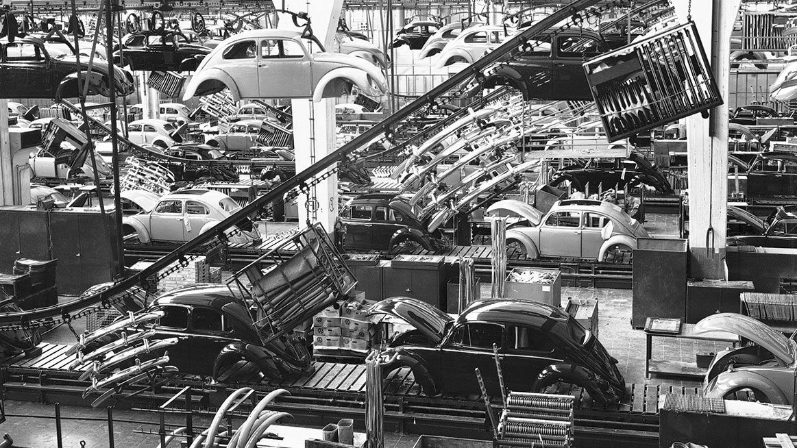 Chronicle 1959: Final assembly line in Wolfsburg