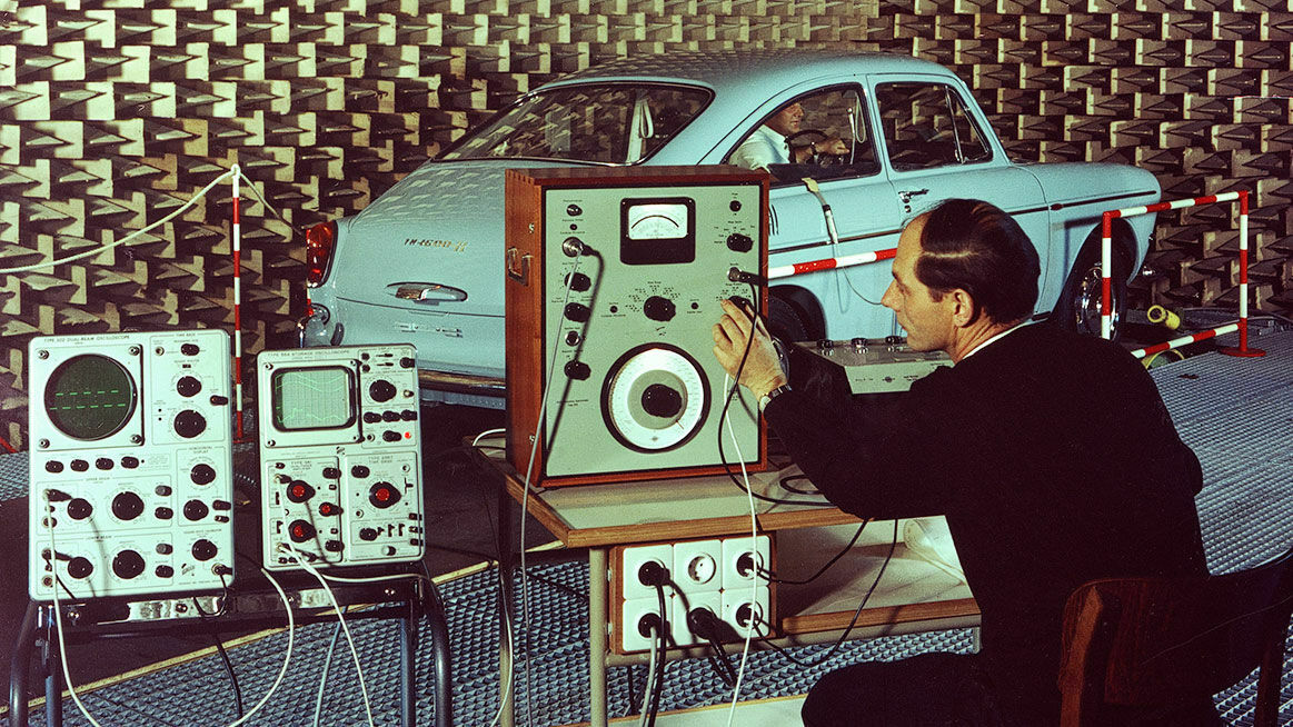 Chronicle 1966: Measurements in the acoustic test booth