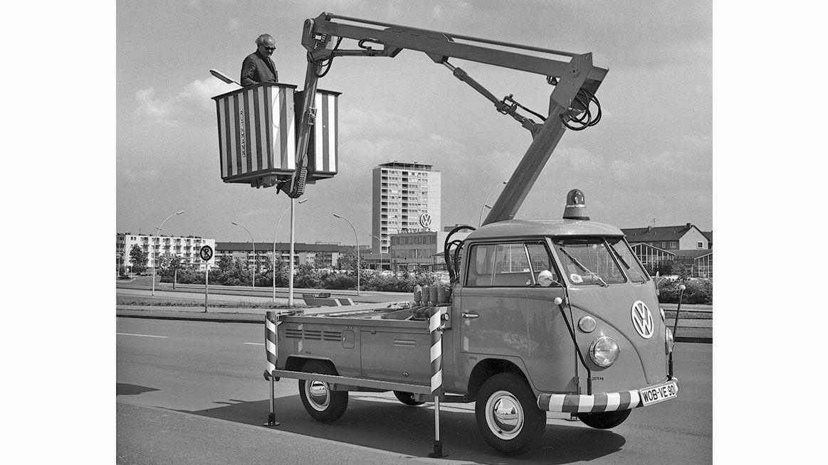 Chronicle 1966: “Ruthmannsteiger” (truck-mounted aerial platform)