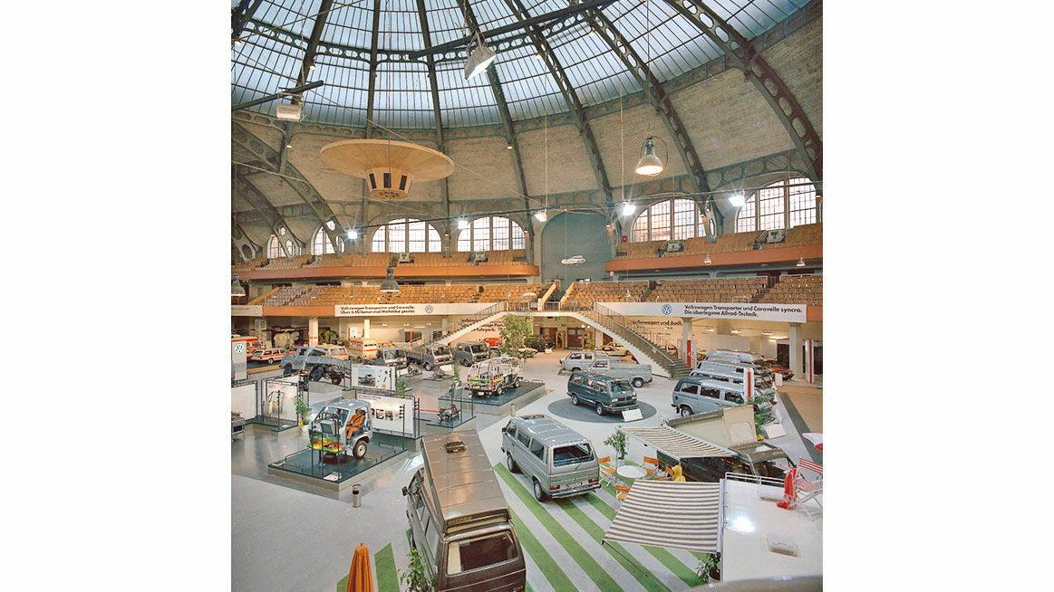 Chronik 1985: Ausstellungsfläche auf der IAA