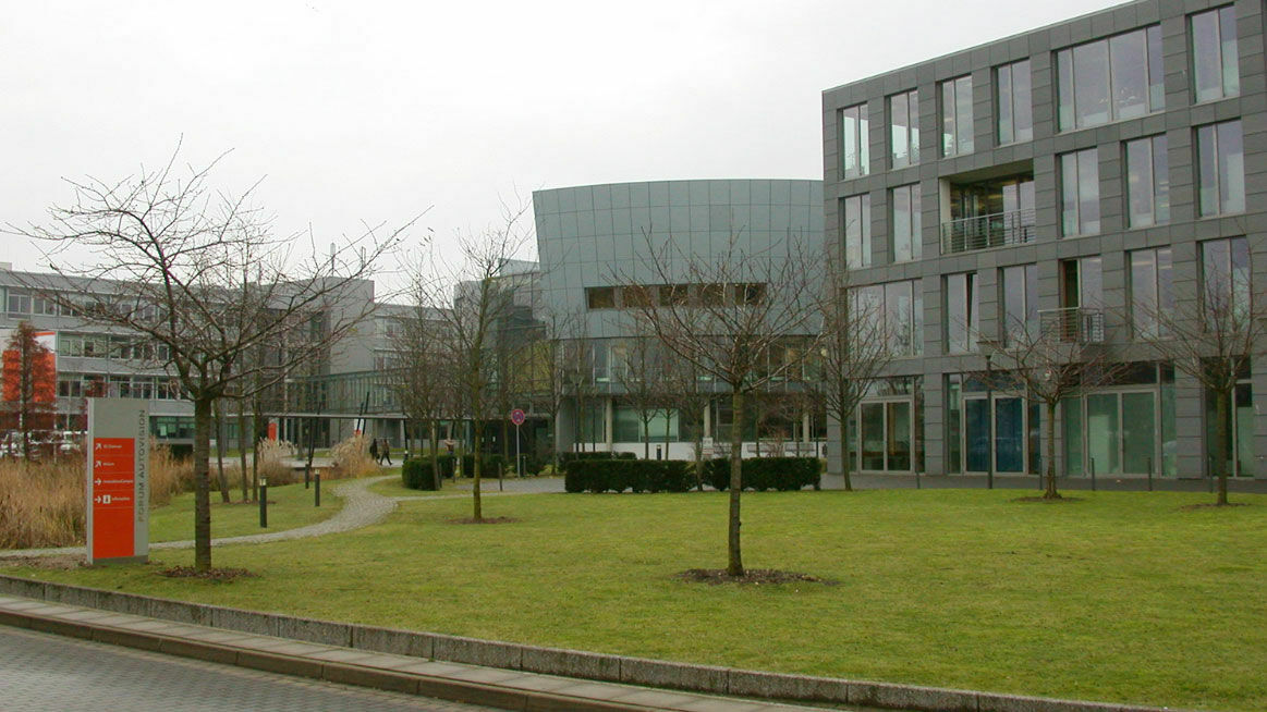 Chronik 1999: Simultaneous-Engineering-Zentrum in Wolfsburg