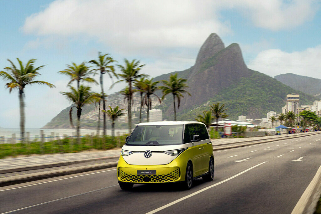Volkswagen elektrifiziert Südamerika:  ID. Buzz und ID.4 kommen nach Brasilien
