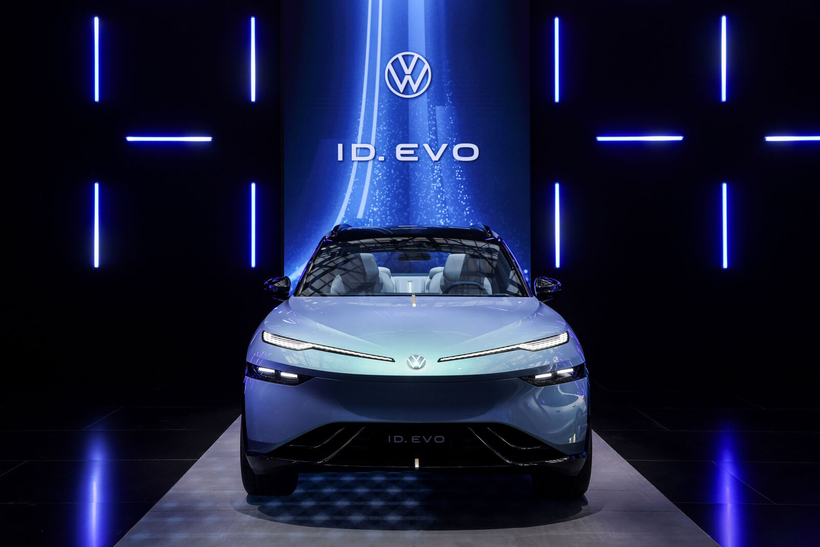 Group Night Auto Shanghai 2025
