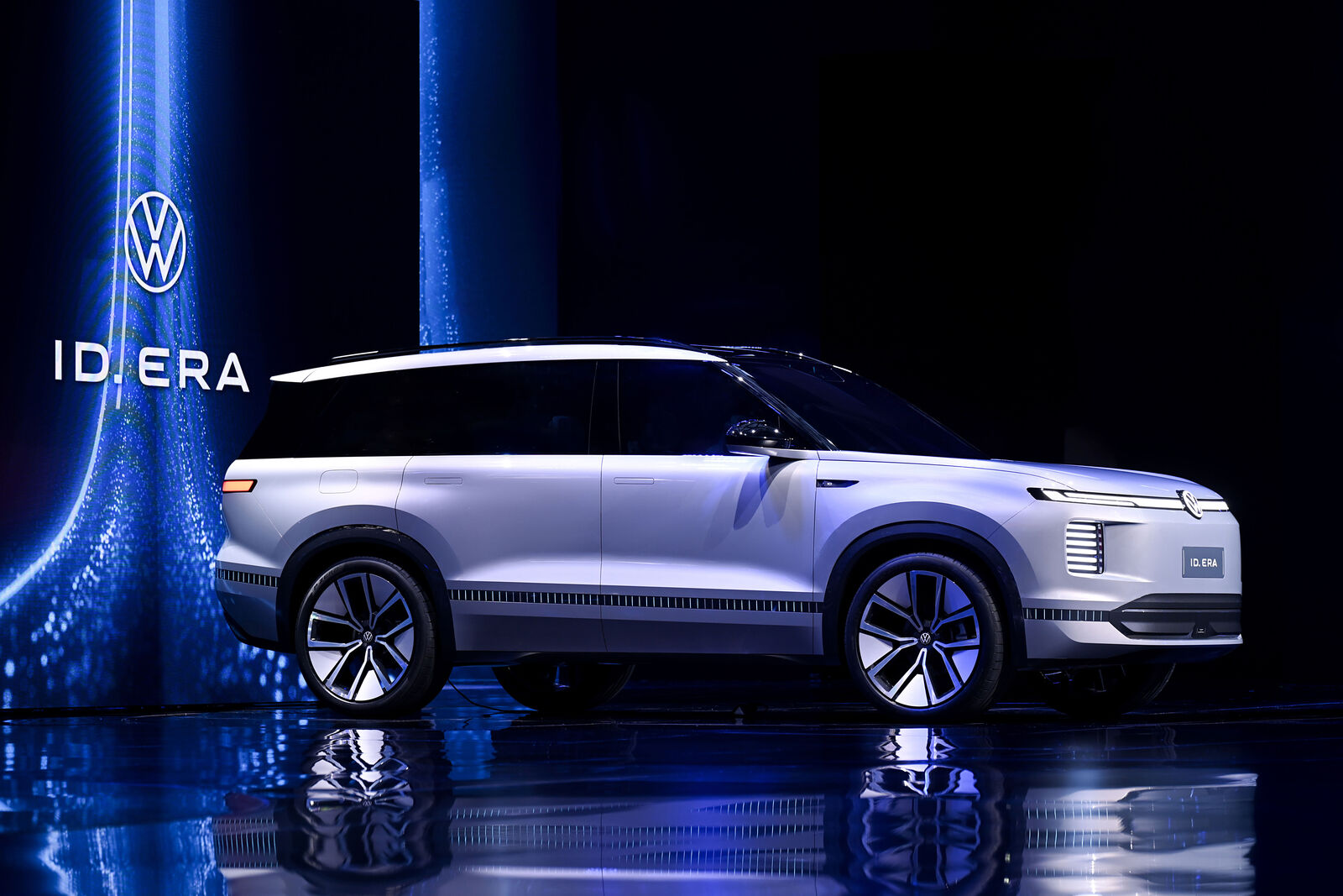 Group Night Auto Shanghai 2025