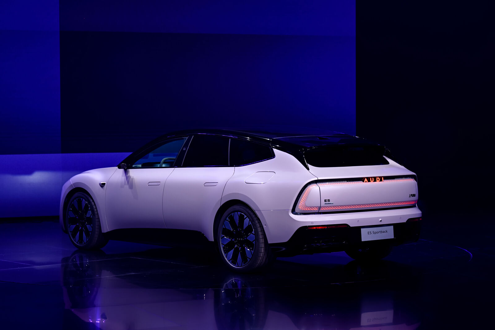 Group Night Auto Shanghai 2025