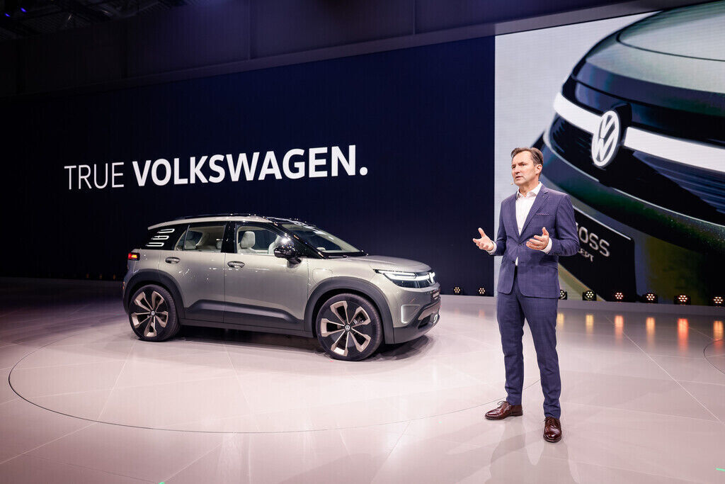 Thomas Schäfer and the new ID. CROSS Concept.