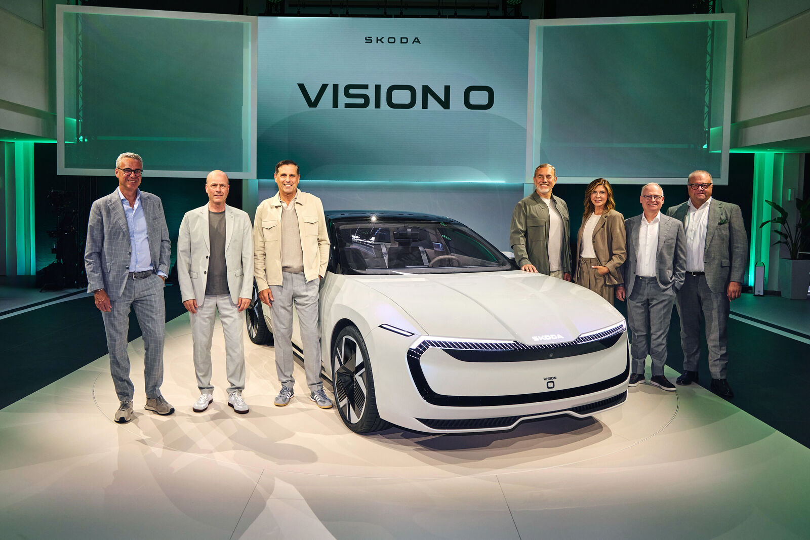 The Škoda Auto Board of Management presented the brand new Škoda Vision O design concept at its world premiere in Munich today.