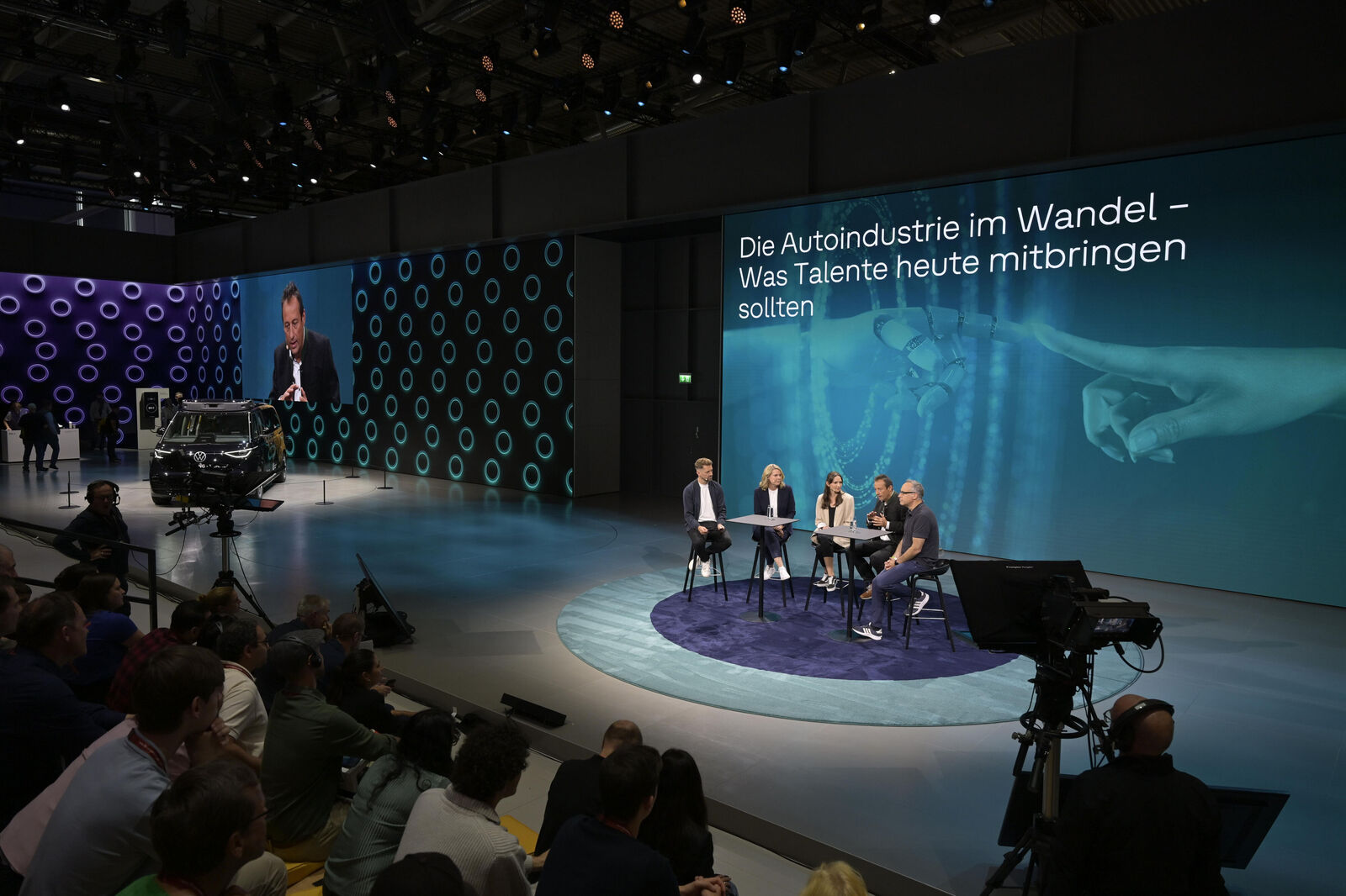 Panel Talk about the new requirements profile for talent in the automotive industry