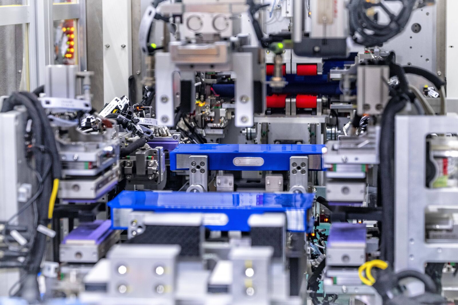 Start für Europäische Batteriezellfertigung: PowerCo nimmt Gigafabrik Salzgitter in Betrieb