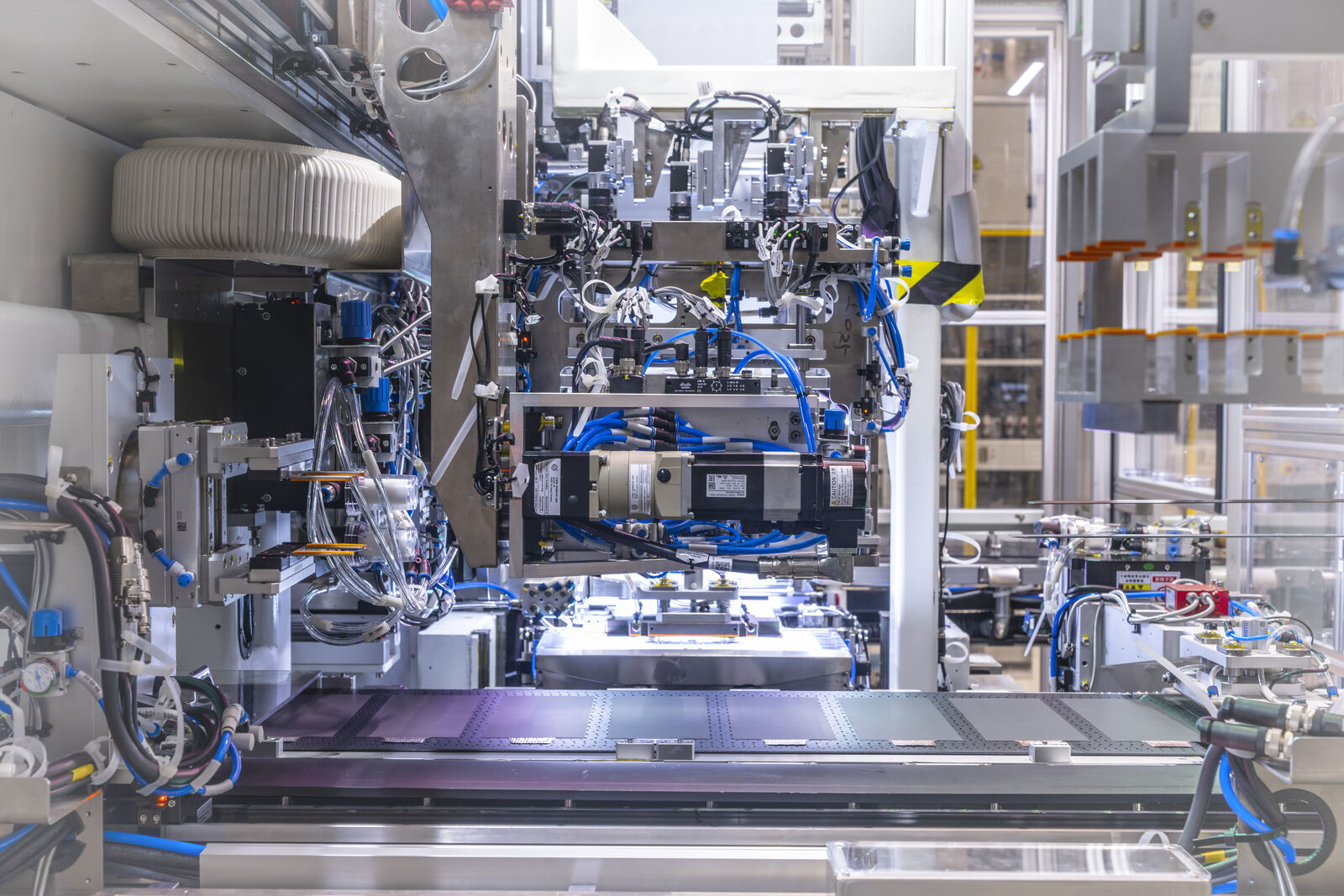 Start für Europäische Batteriezellfertigung: PowerCo nimmt Gigafabrik Salzgitter in Betrieb