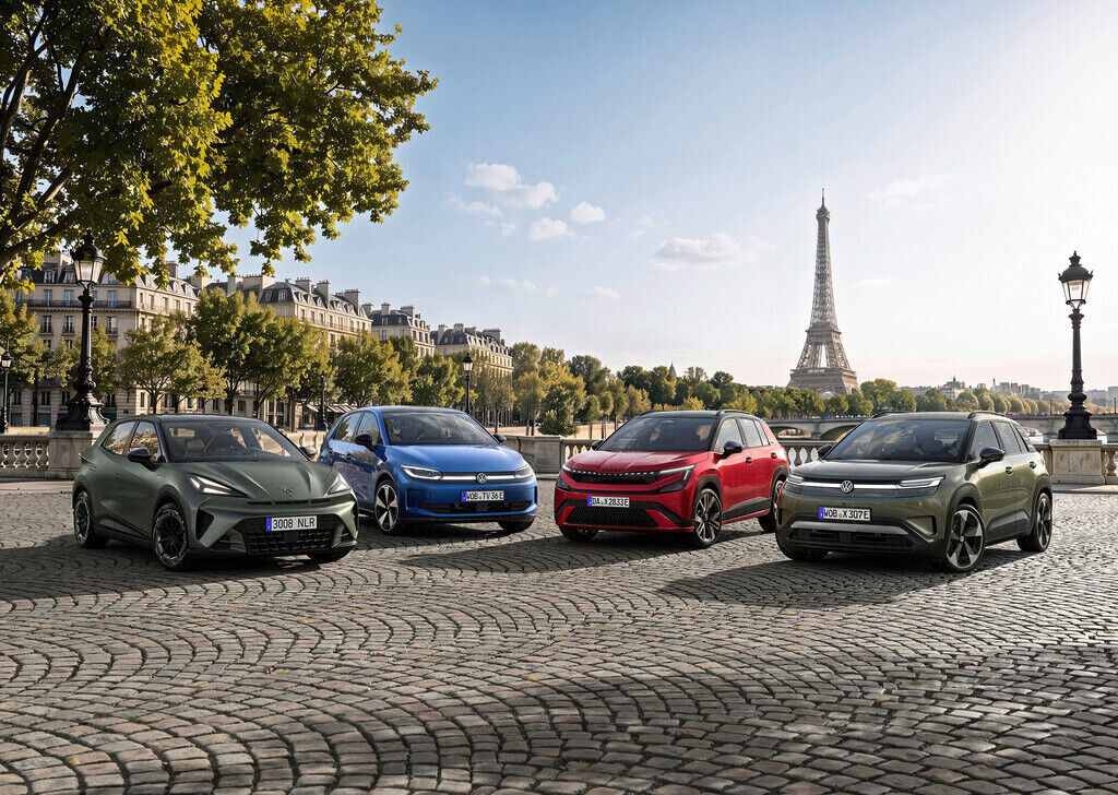Alle vier Modelle der Electric Urban Car Family (EUCF) in Paris