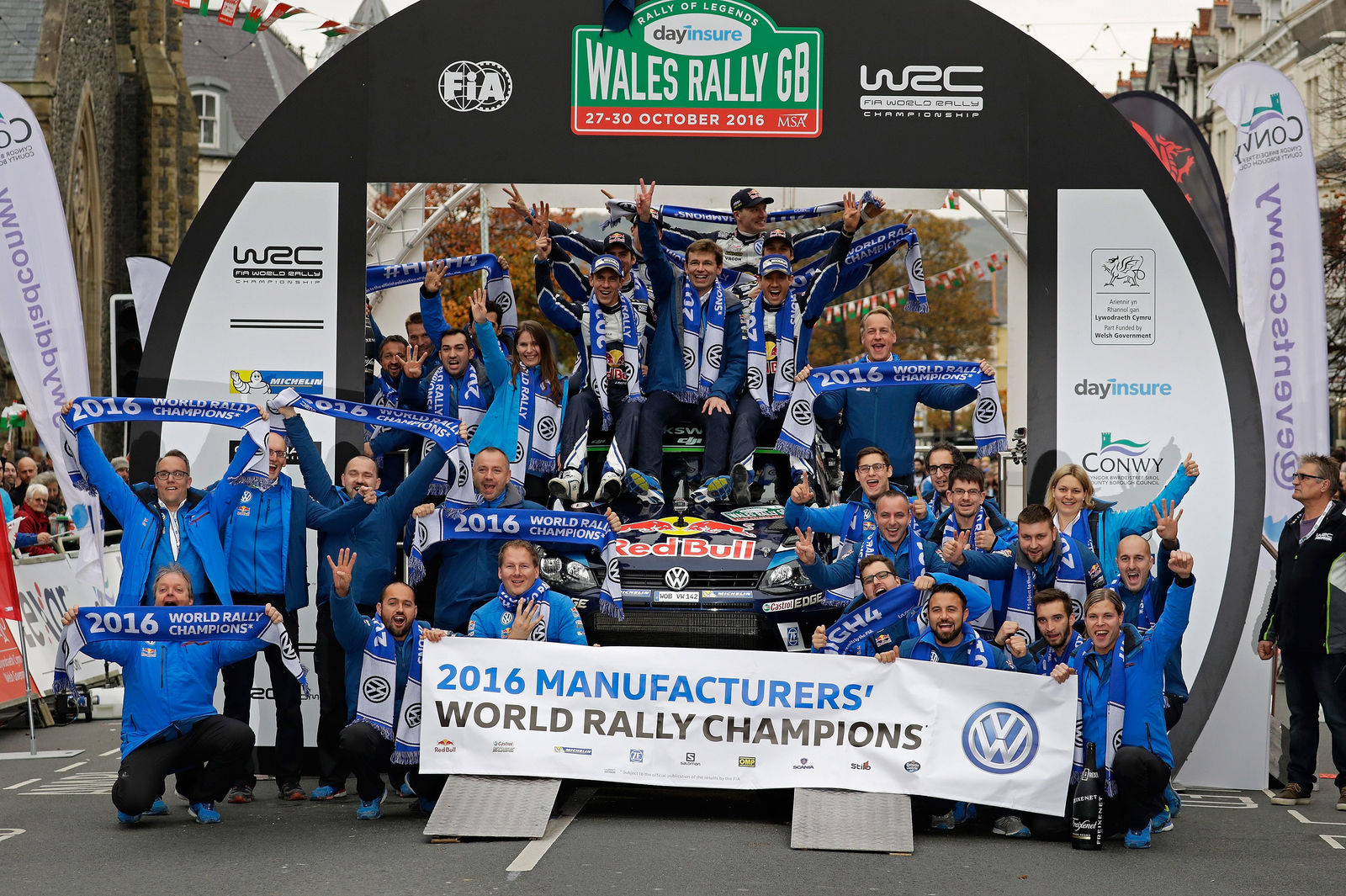 Weltmeister hoch vier – Volkswagen feiert in Großbritannien zwölften Rallye-WM-Titel in vier Jahren