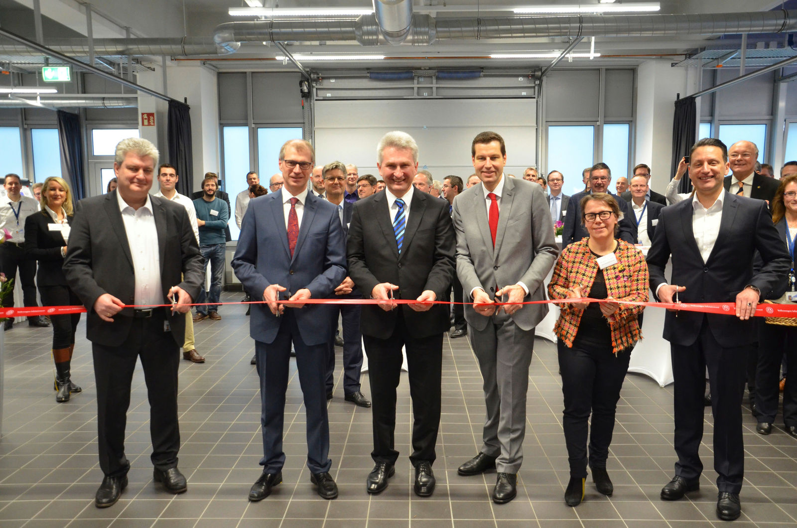 Volkswagen Infotainment GmbH eröffnet Technikhalle für Digitalisierung