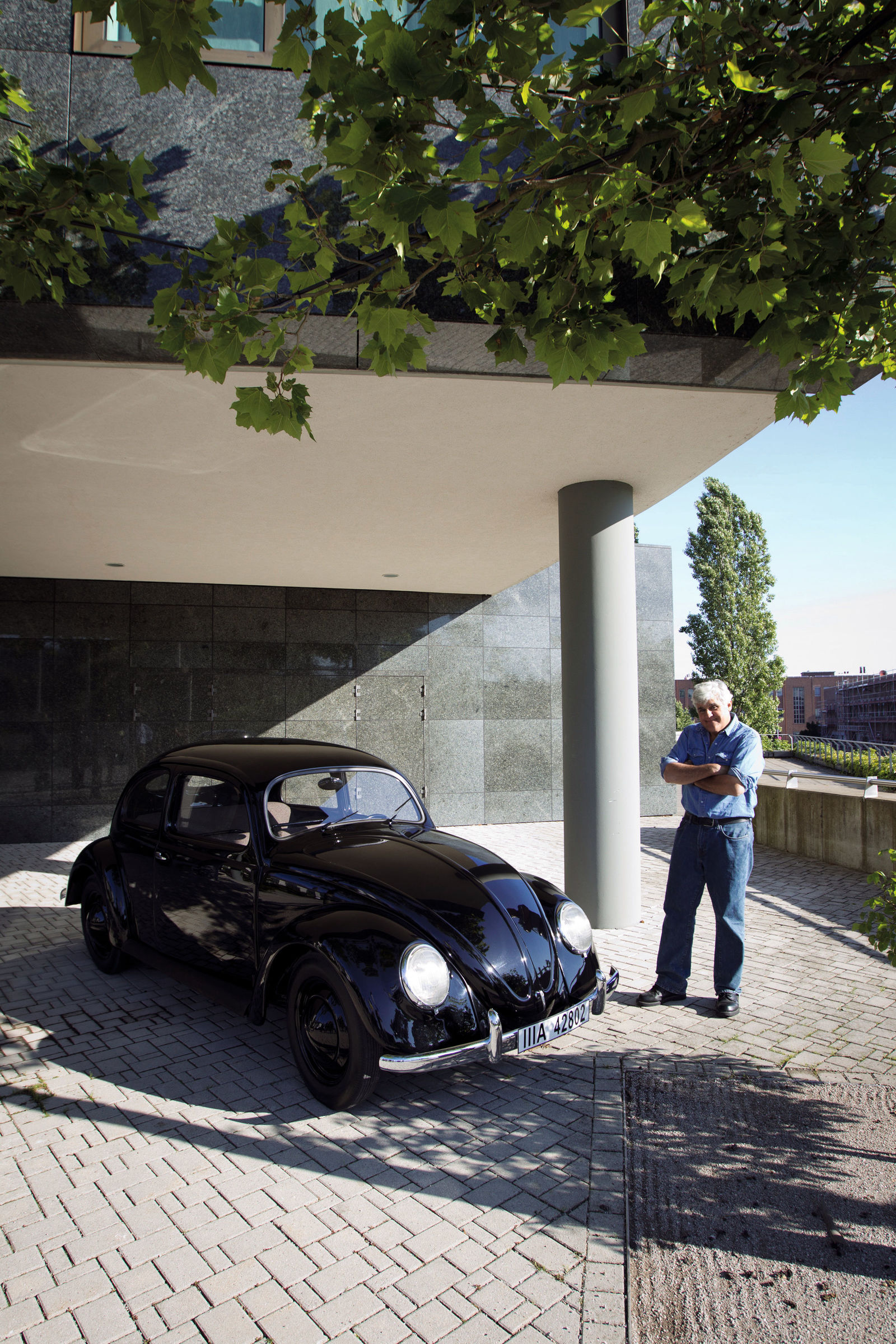 Jay Leno tests the new Volkswagen Beetle