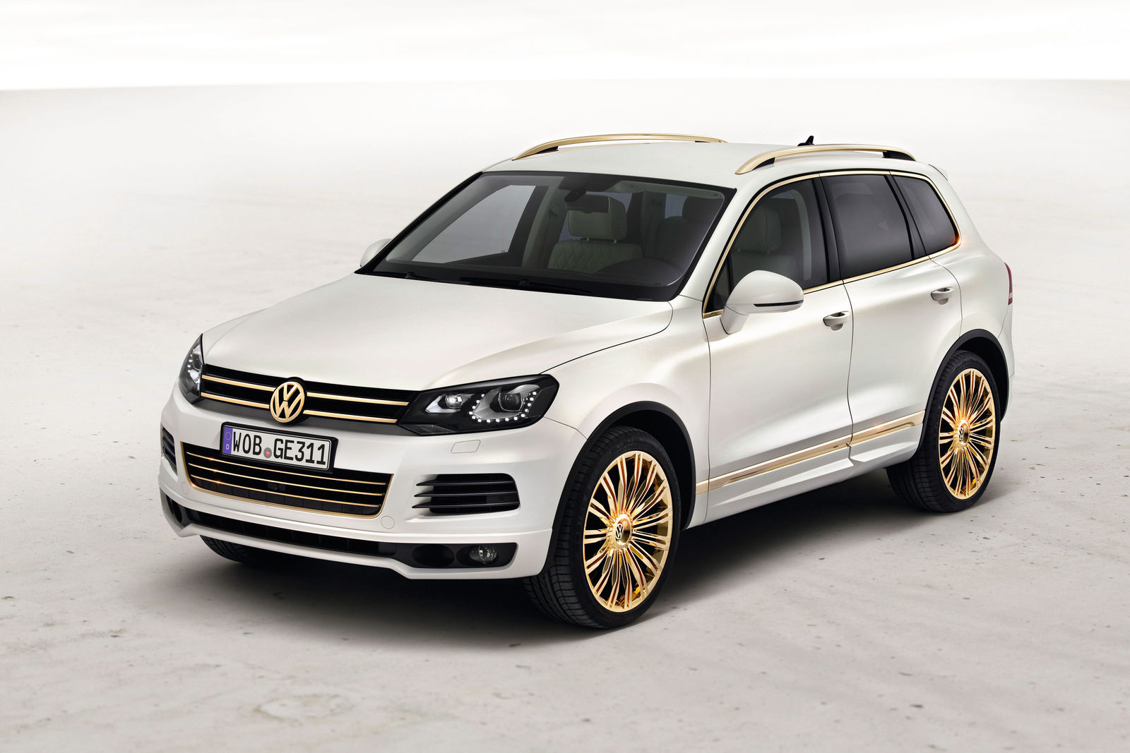 Volkswagen study Touareg Gold Edition
