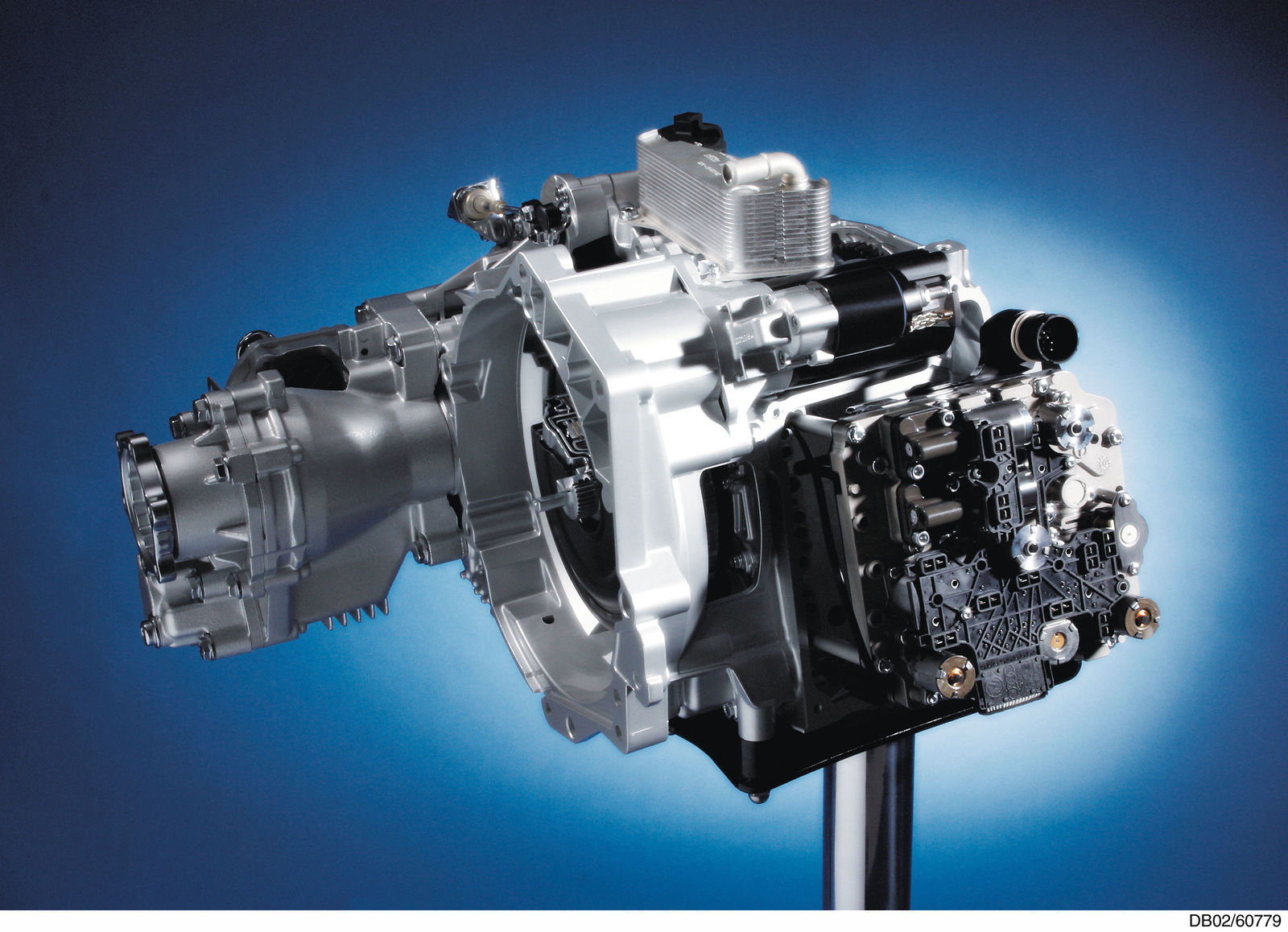 Volkswagen 6-speed DSG: sectioned model of gearbox unit
