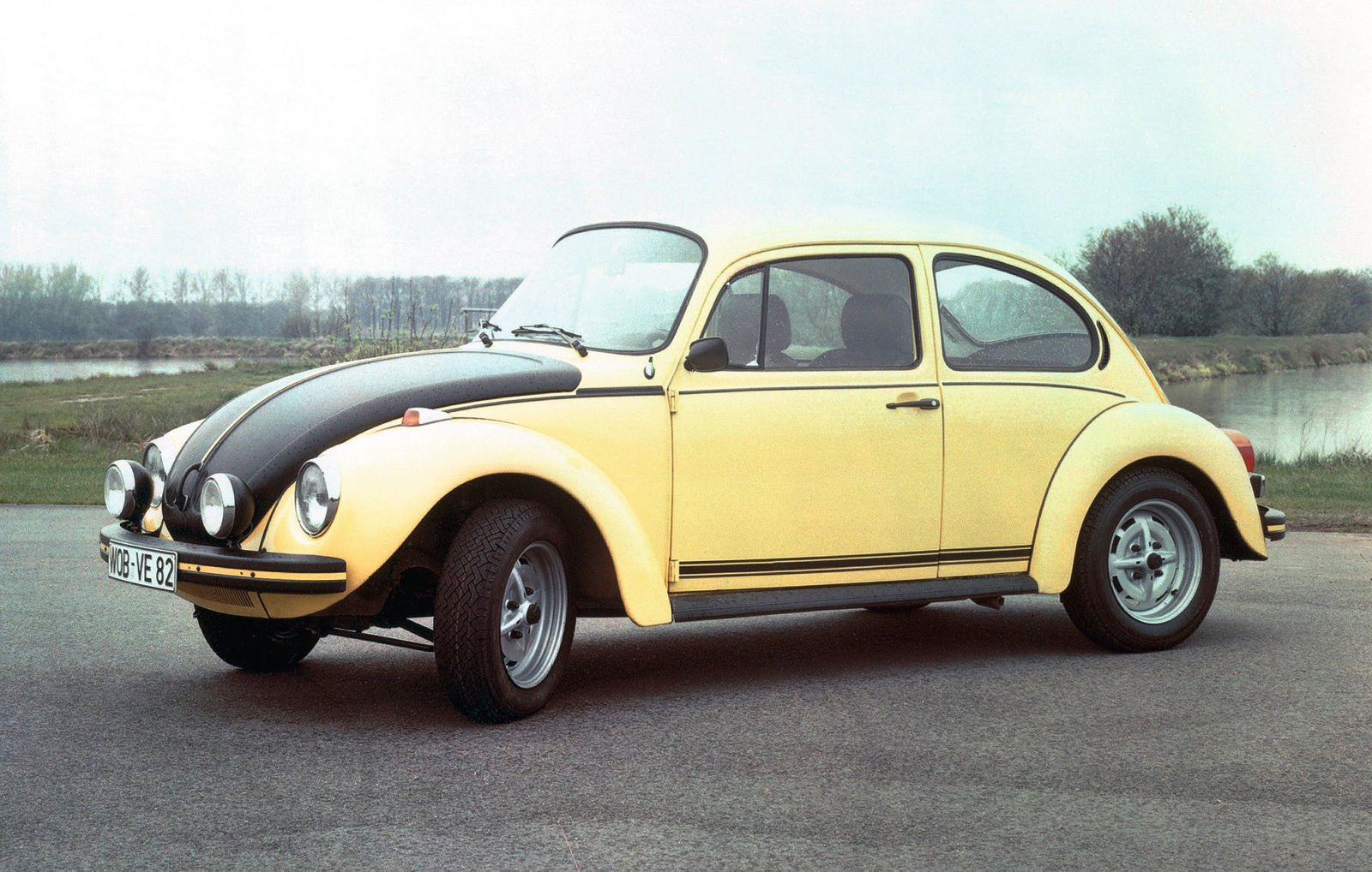 Volkswagen Käfer 1303 gewinnt „Das Goldene Klassik-Lenkrad 2012"