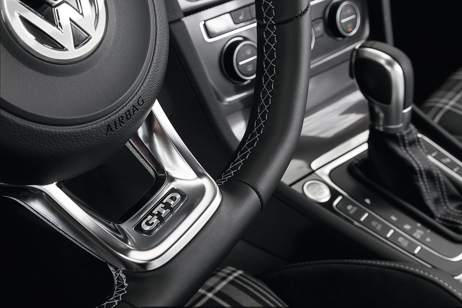 rustig aan Ontembare Activeren Golf GTD - Features – exterior, interior and options | Volkswagen Newsroom
