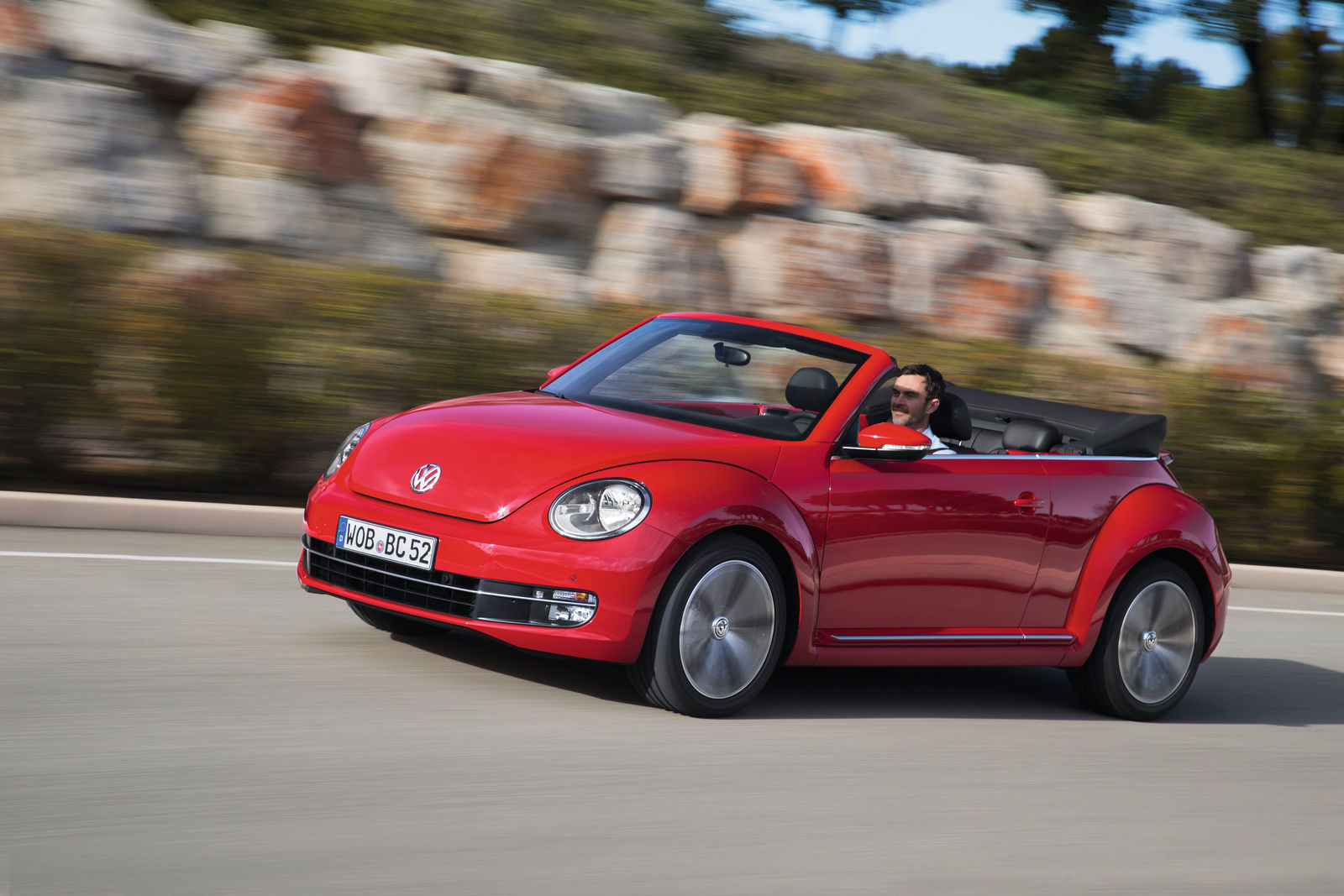 The new Beetle Cabriolet - Petrol and diesel engines