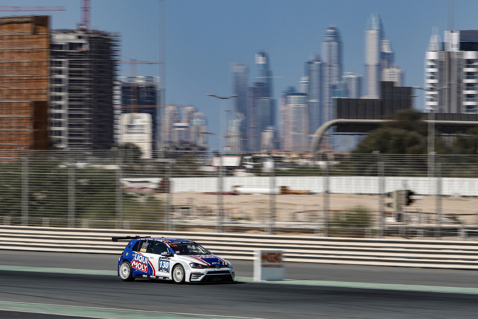 Class victory for Golf GTI TCR at 24h-race in Dubai