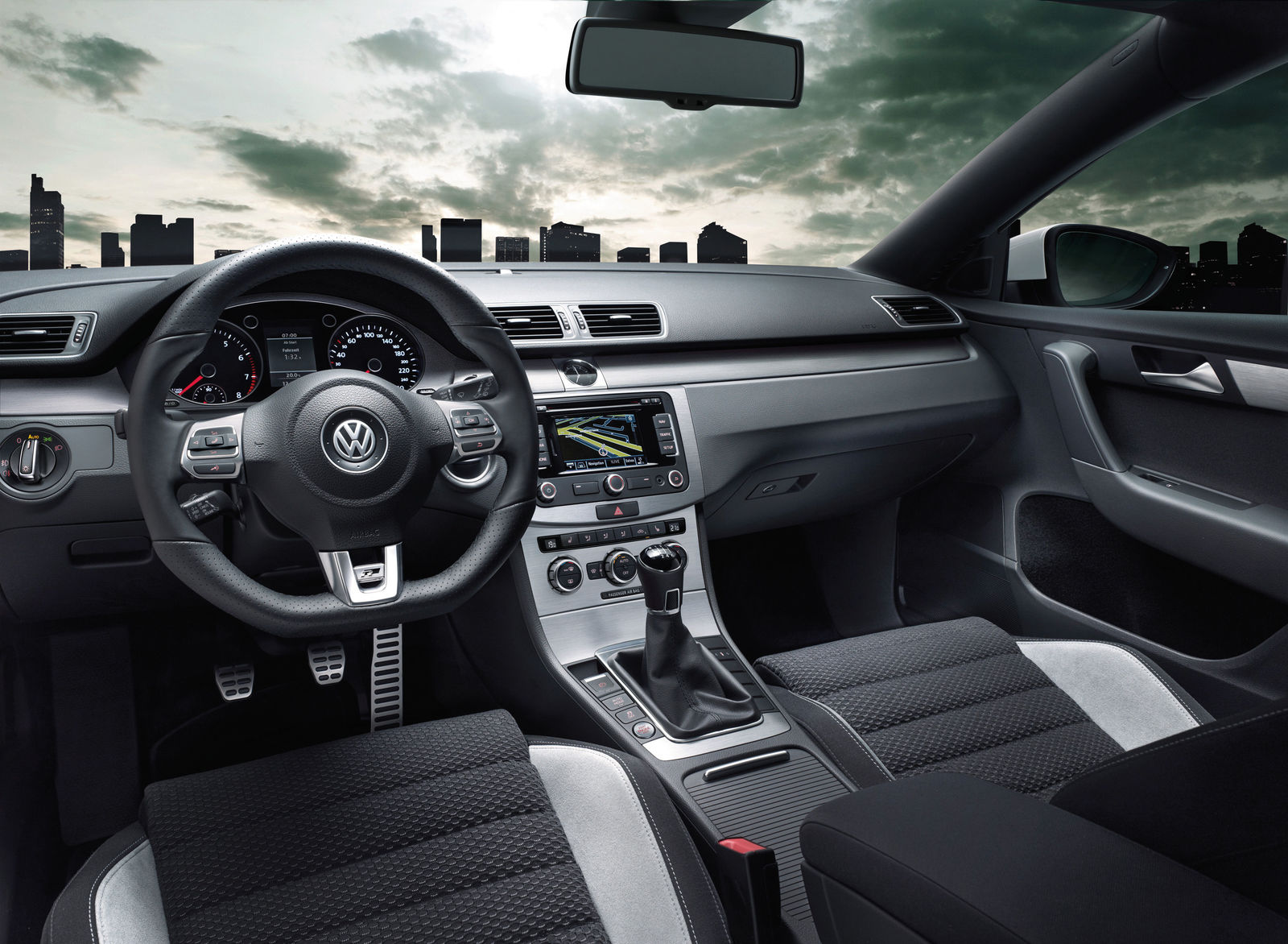Volkswagen Passat und Passat Variant mit R-Line-Designpaket