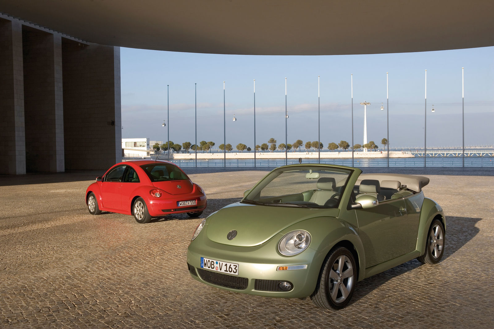 Volkswagen New Beetle und Volkswagen New Beetle Cabriolet