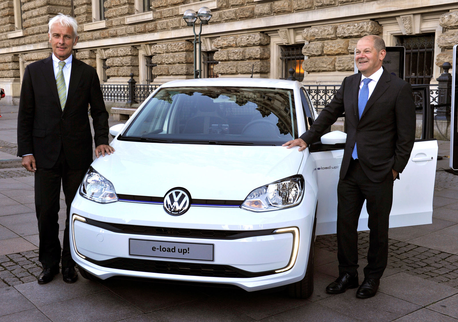 Hamburg and Volkswagen agree strategic mobility partnership