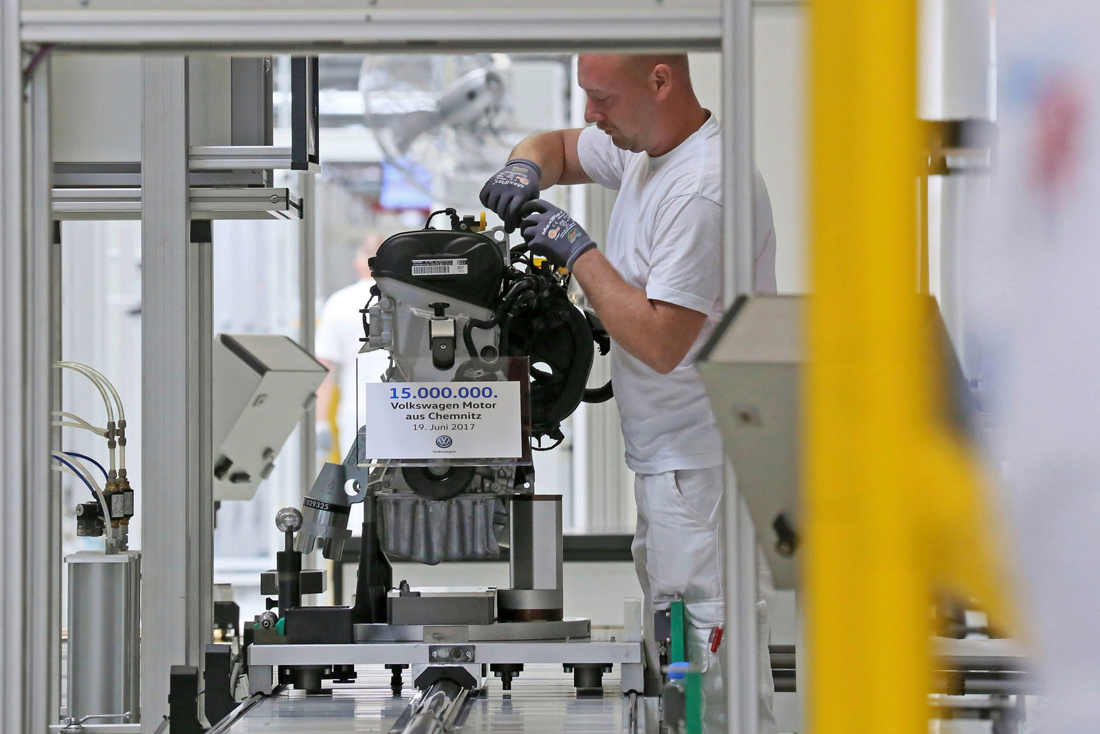 Produktionsjubiläum bei Volkswagen in Chemnitz: 15 Millionen Volkswagen Motoren aus Sachsen