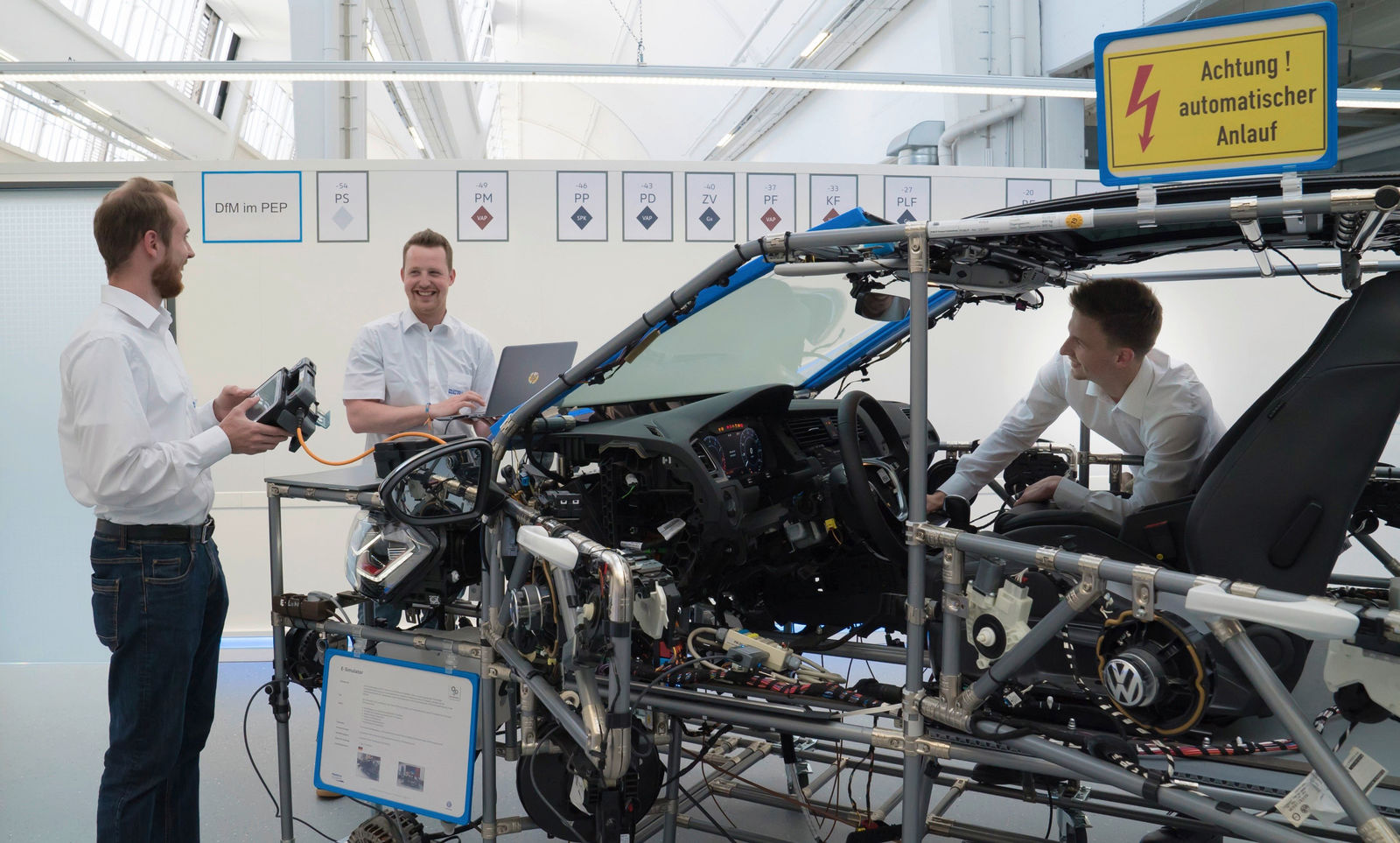 Electric offensive: Volkswagen trains top experts for the production of the ID. family