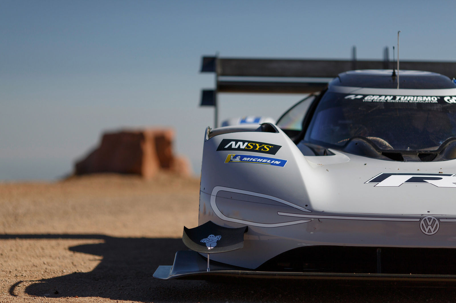 Eine Wissenschaft für sich: Das Schnellladesystem des ID. R Pikes Peak