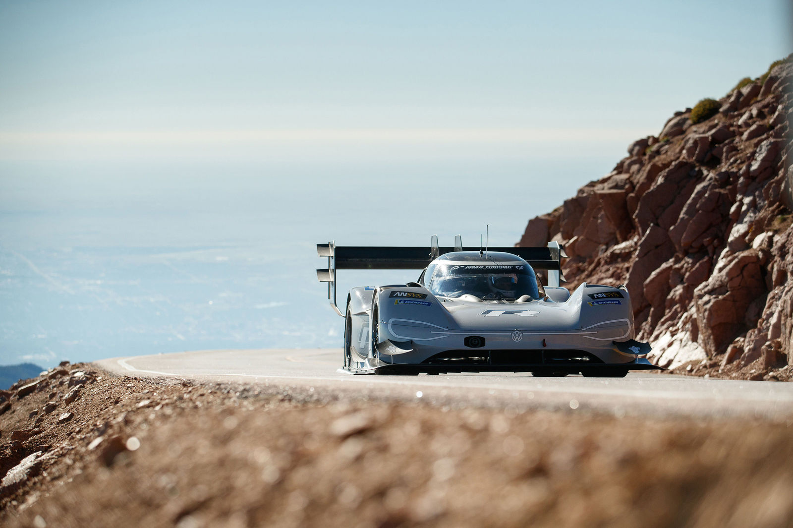 All time record: Volkswagen makes history with the ID. R Pikes Peak.