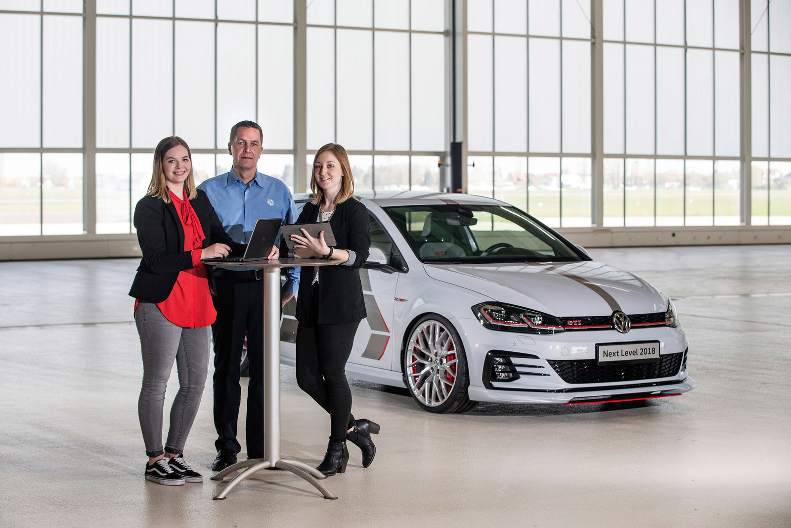 Doppelpremiere beim 37. GTI-Treffen – Auszubildende aus Wolfsburg und Zwickau präsentieren Showcars