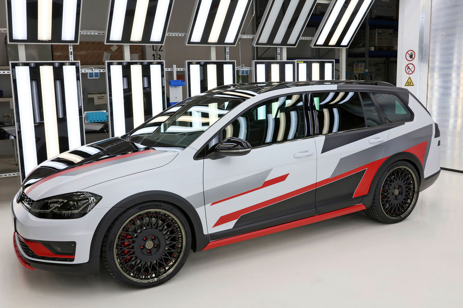 Double Premiere at the 37th GTI meeting – apprentices from Wolfsburg and Zwickau present their showcars