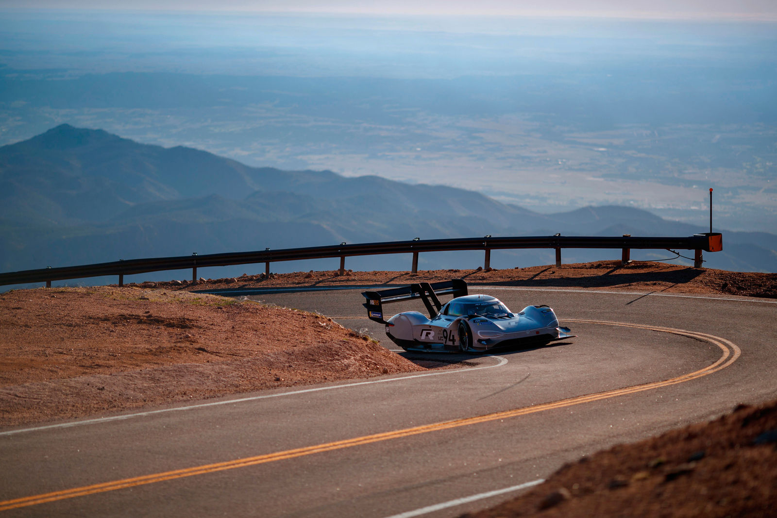 Highly-sophisticated and highly efficient – the drivetrain technology in the ID. R Pikes Peak