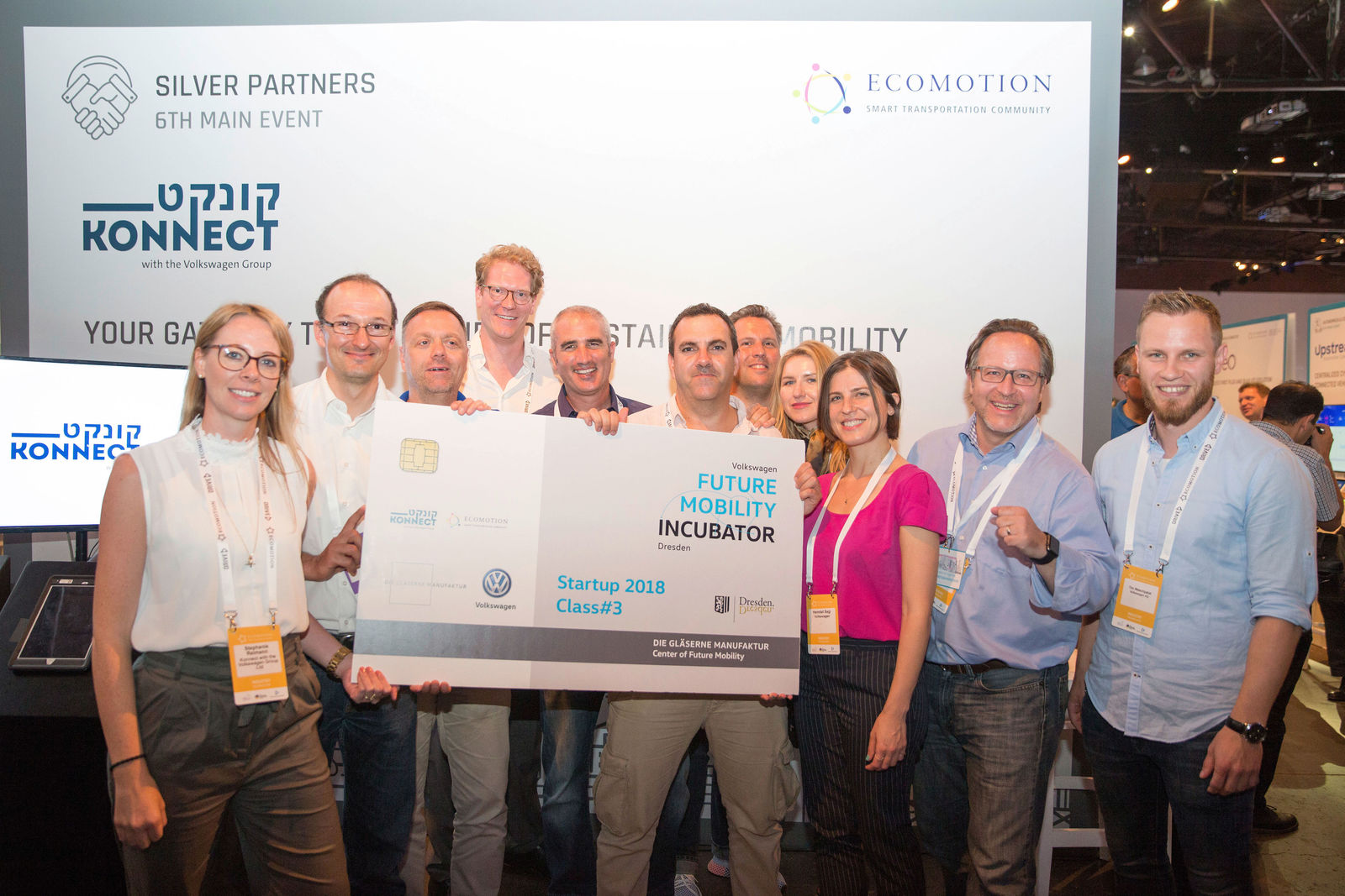 Successful competition in Tel Aviv: The Israeli startup "Make my day" will be moving to the "Future Mobility Incubator" of the Transparent Factory Dresden in September - here with the jury of mobility experts.