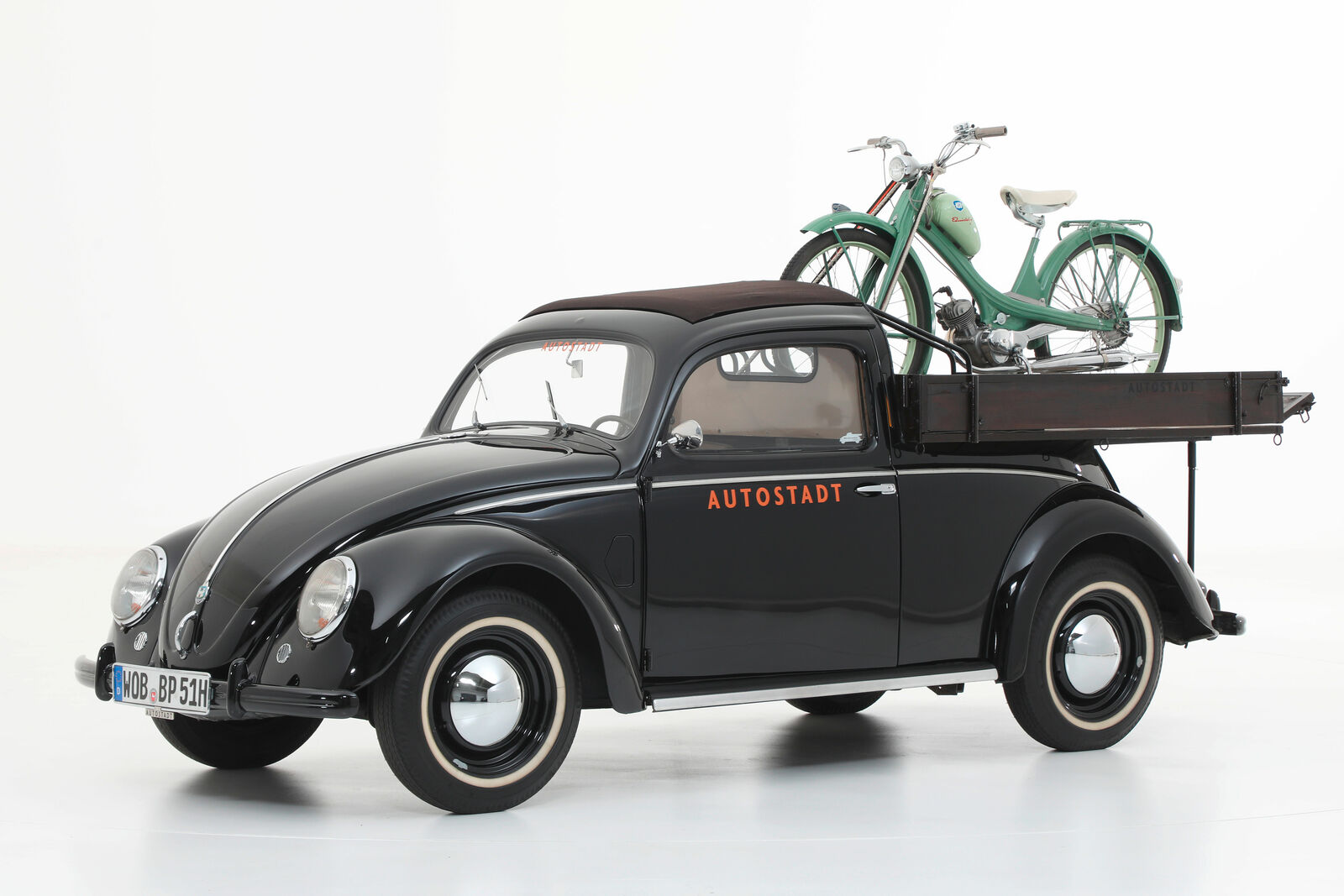 Volkswagen Beutler Pickup (1951) und NSU Quickly N (1953) aus der Sammlung der Autostadt.