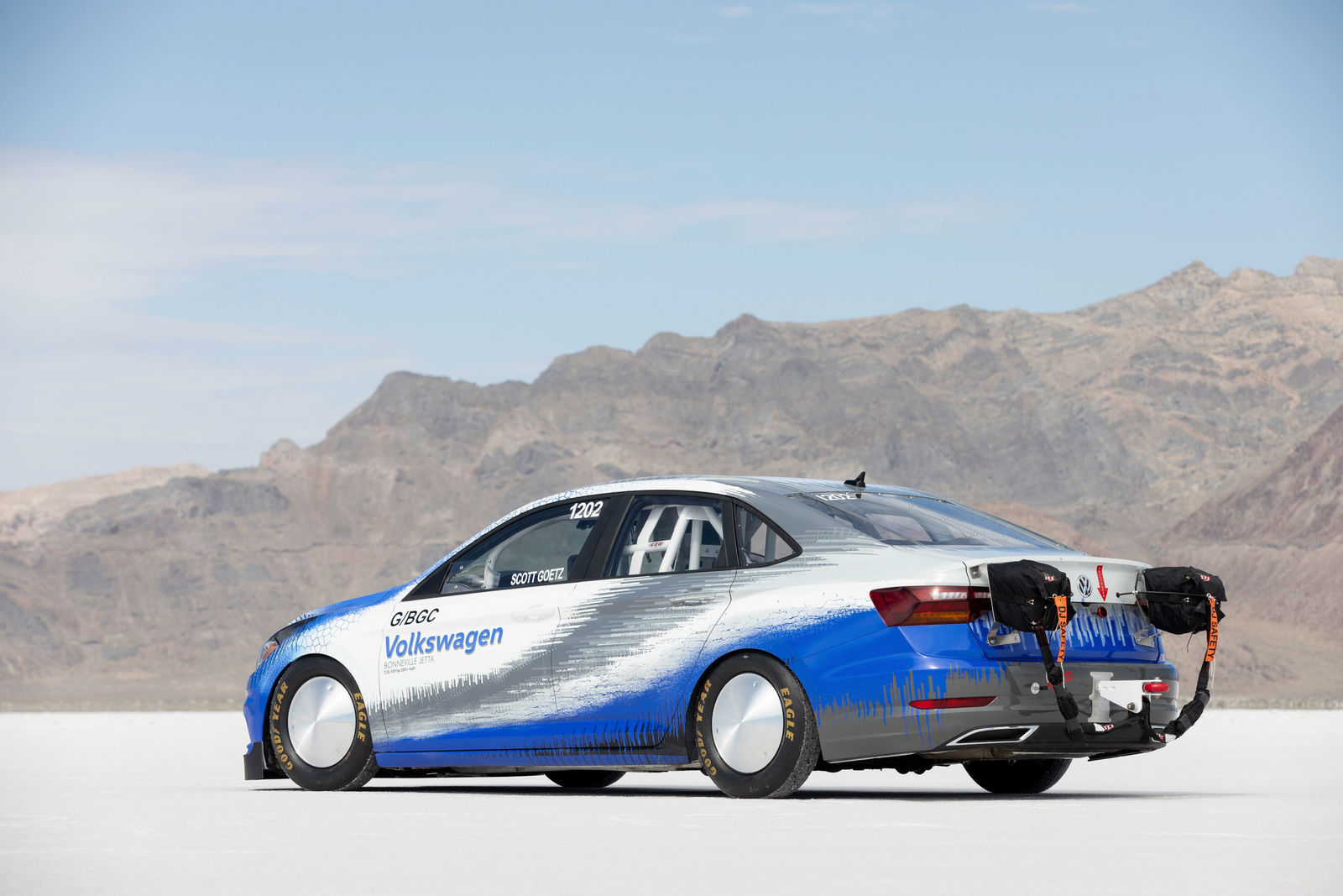 Modifizierter Jetta knackt in den USA mit 338 km/h den Geschwindigkeitsrekord in seiner Klasse