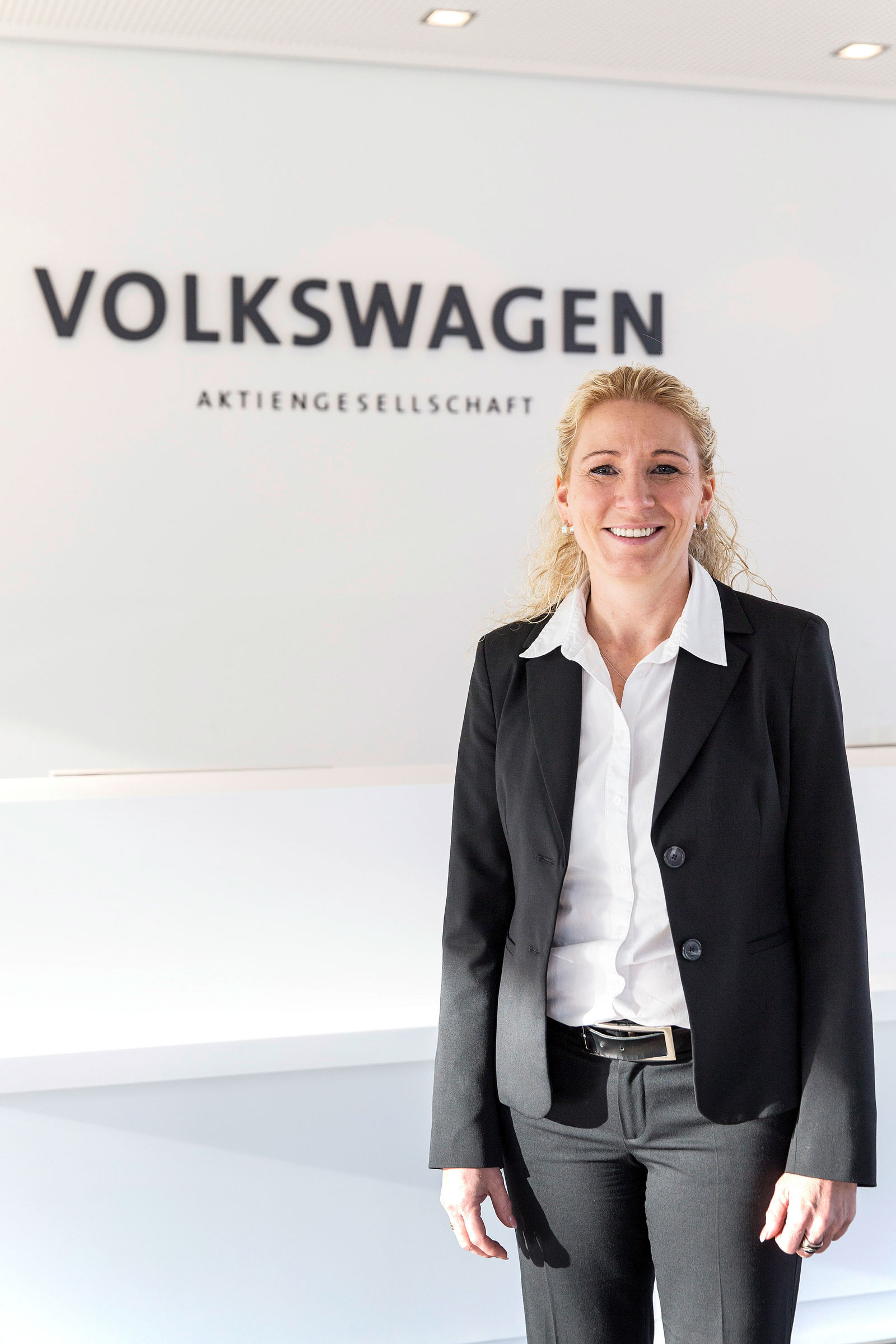 Volkswagen Mitarbeiterin Ines Doberanzke-Milnikel mit Bundesverdienstkreuz ausgezeichnet