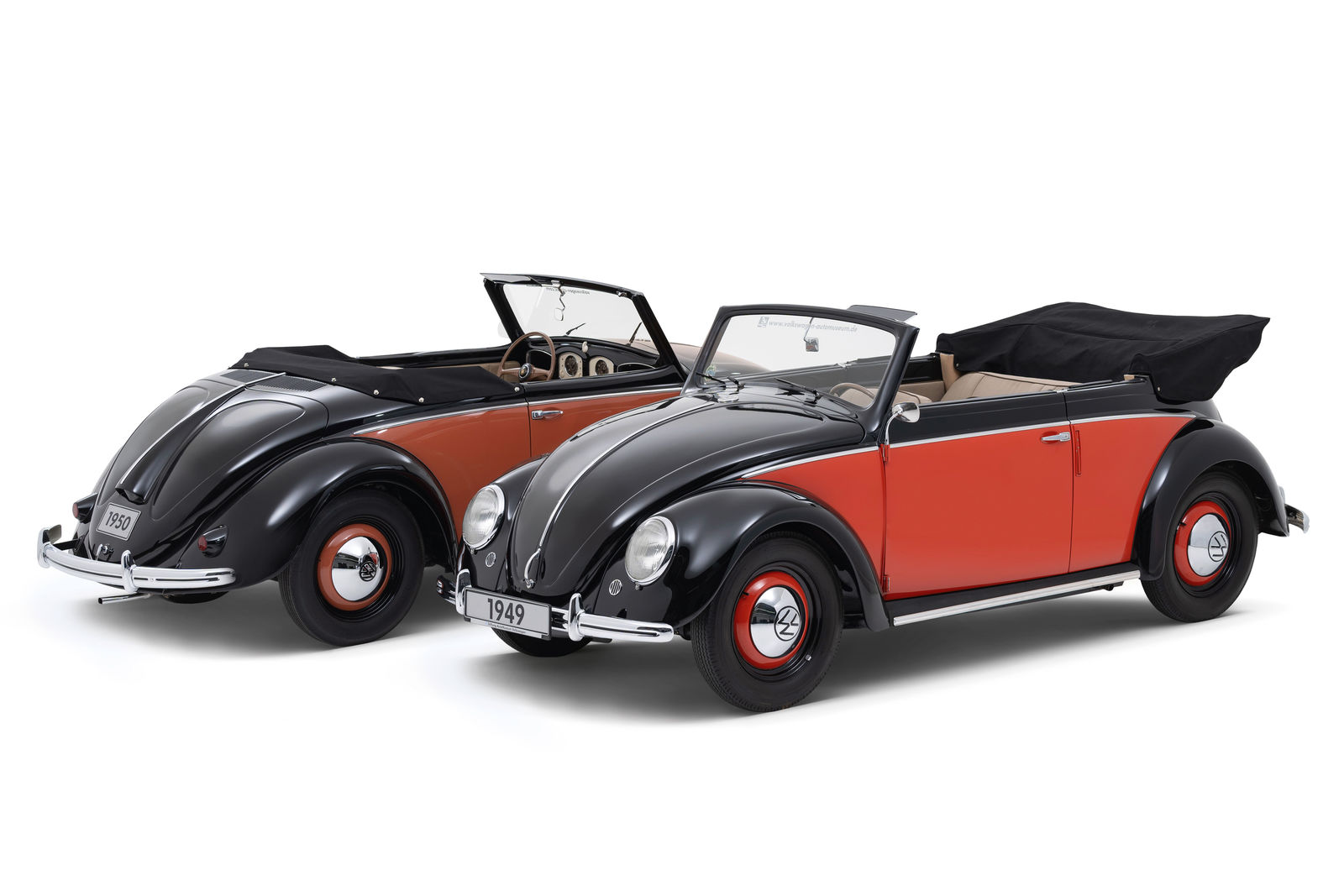 70 years of production of the Beetle Cabriolet: Volkswagen 1100 Hebmüller Cabriolet (left) and Volkswagen 1100 Karmann Cabriolet