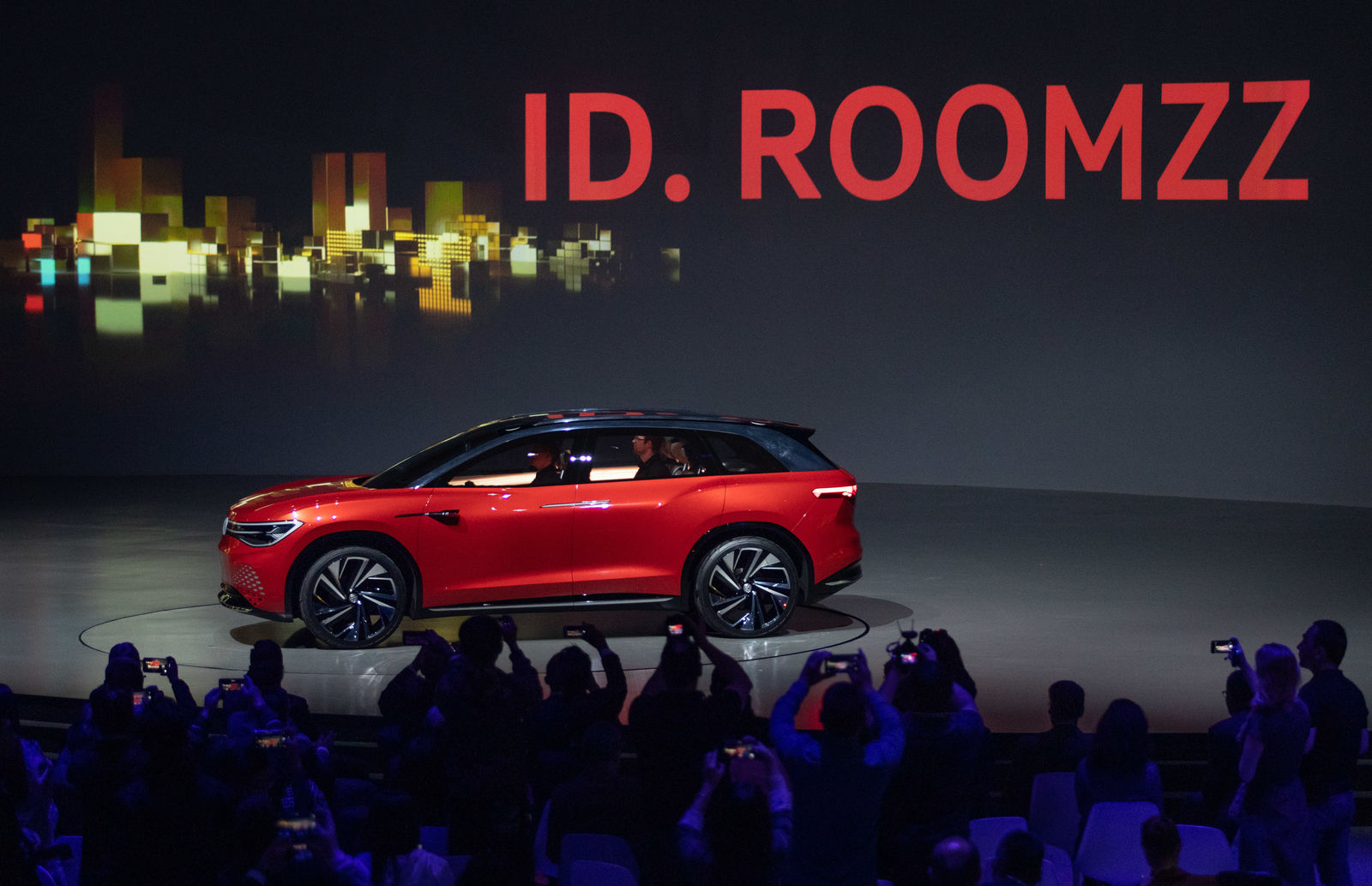 World première of the ID. ROOMZZ at the “Brand SUV Night”, Auto Shanghai 2019