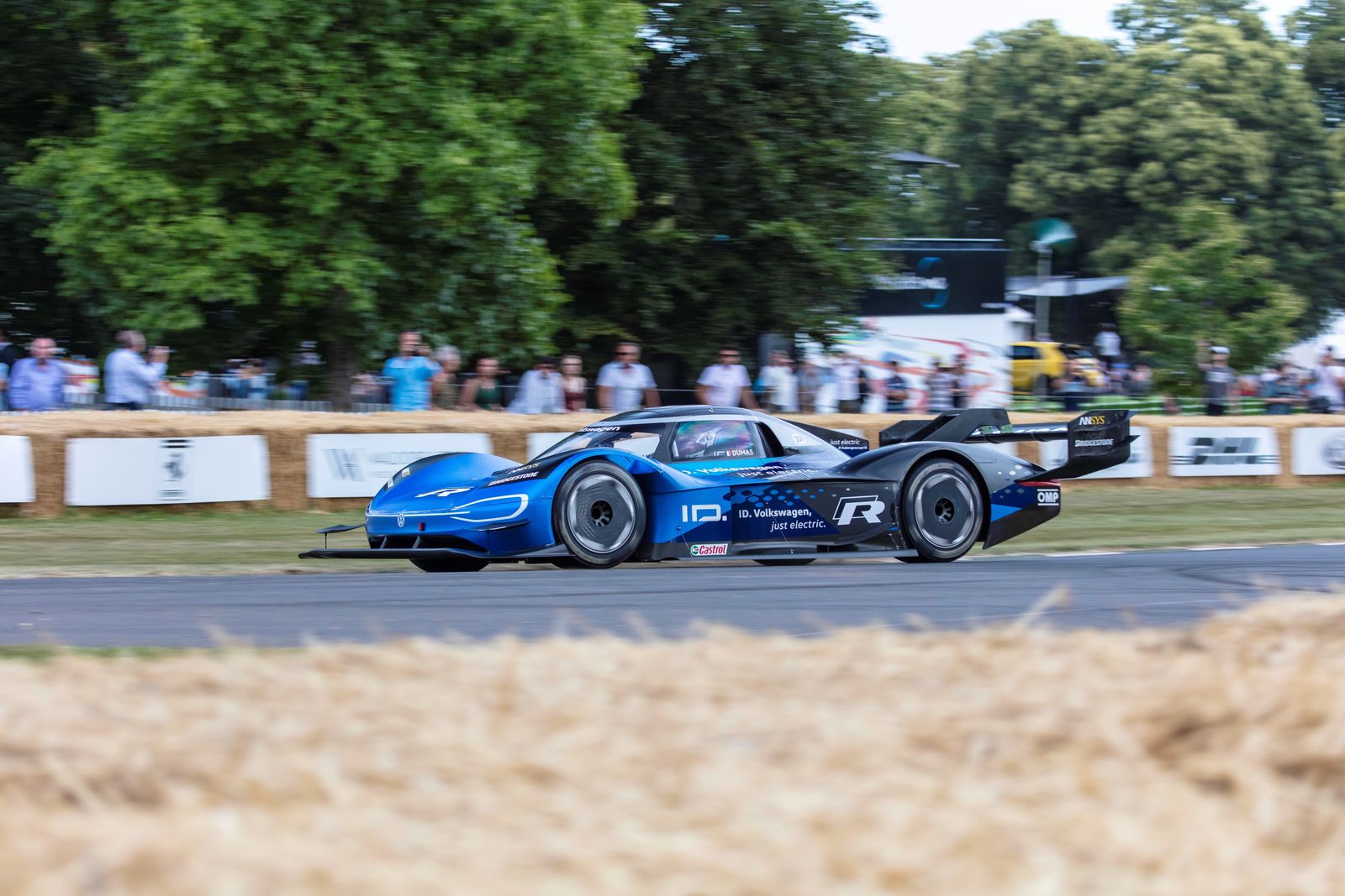 Faster than Formula 1: New record for the Volkswagen ID.R in Goodwood