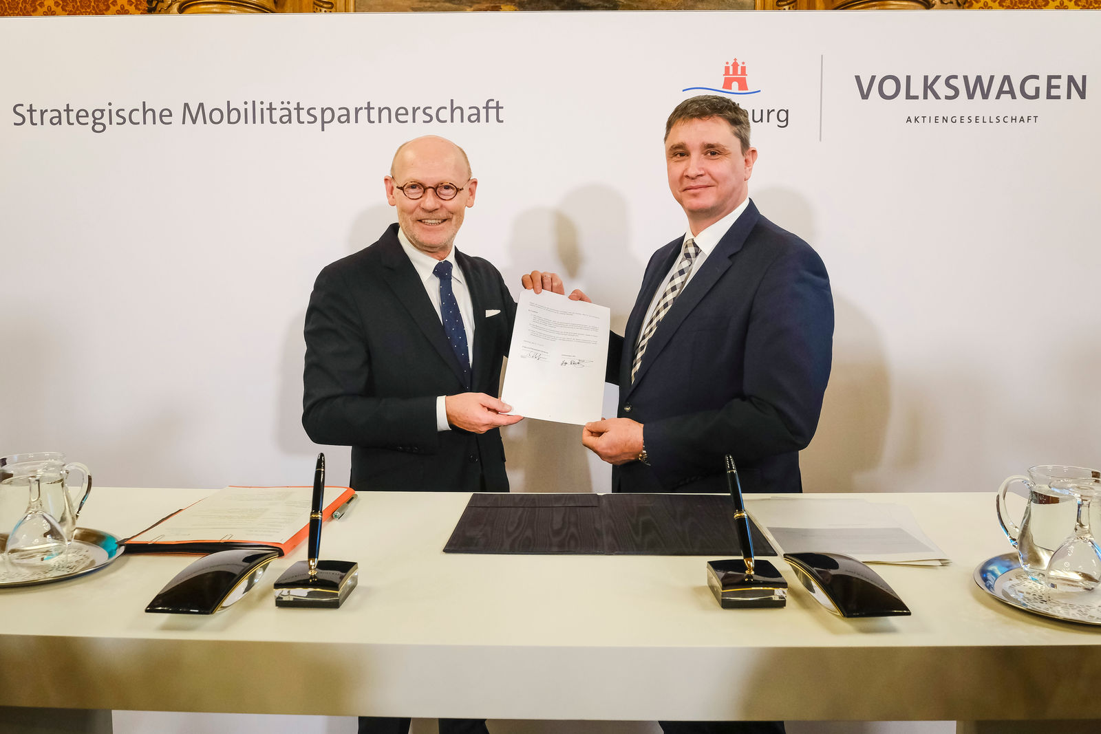 Volkswagen und Hamburg verlängern strategische Mobilitätspartnerschaft.