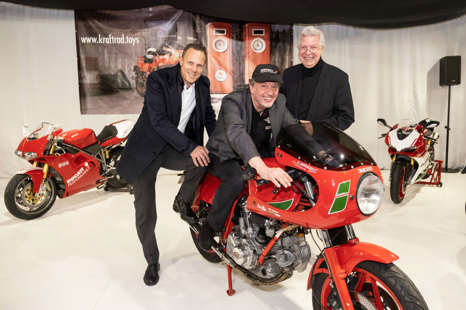 Rasante Themenschau: Ducati. Die großen Sport-Zweizylinder.