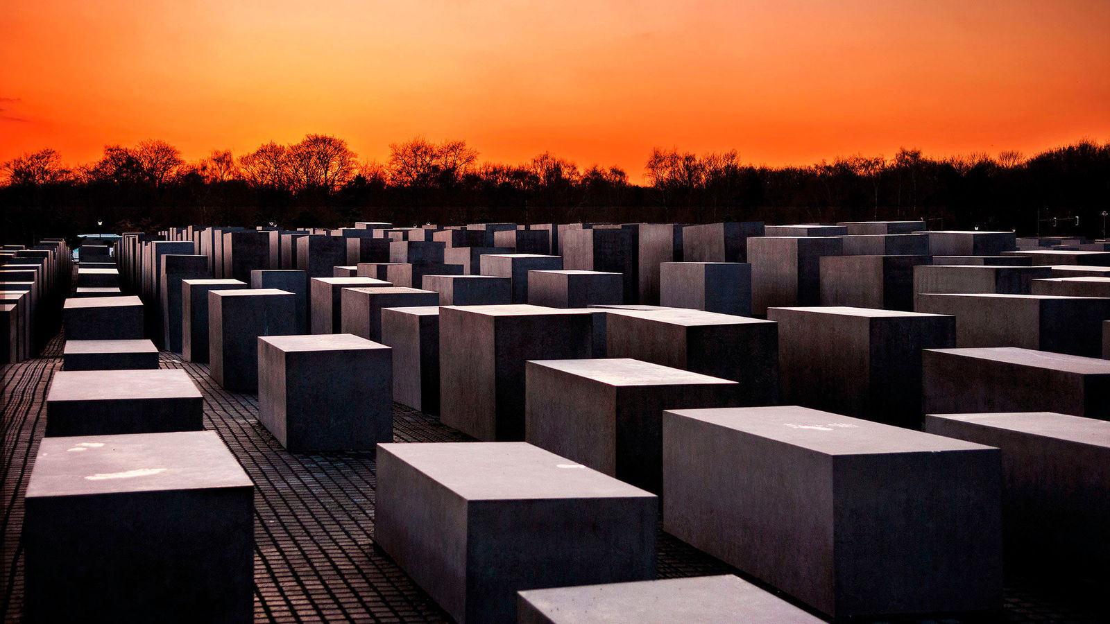 Story "75. Jahrestag: Volkswagen erinnert an Befreiung von Auschwitz"